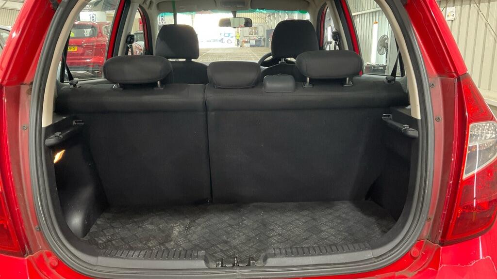 Hyundai i10 view 7