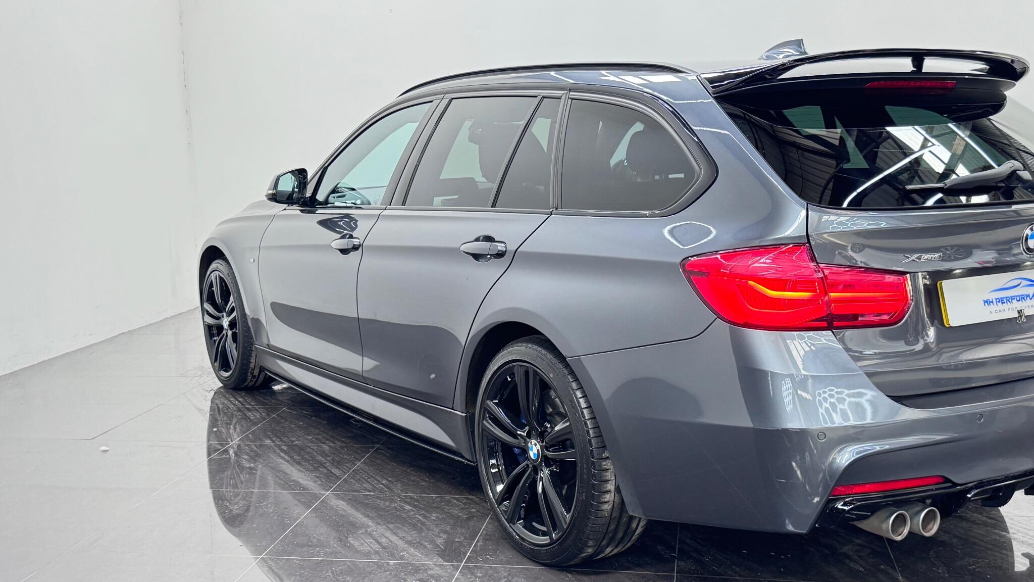BMW 3 Series view 40