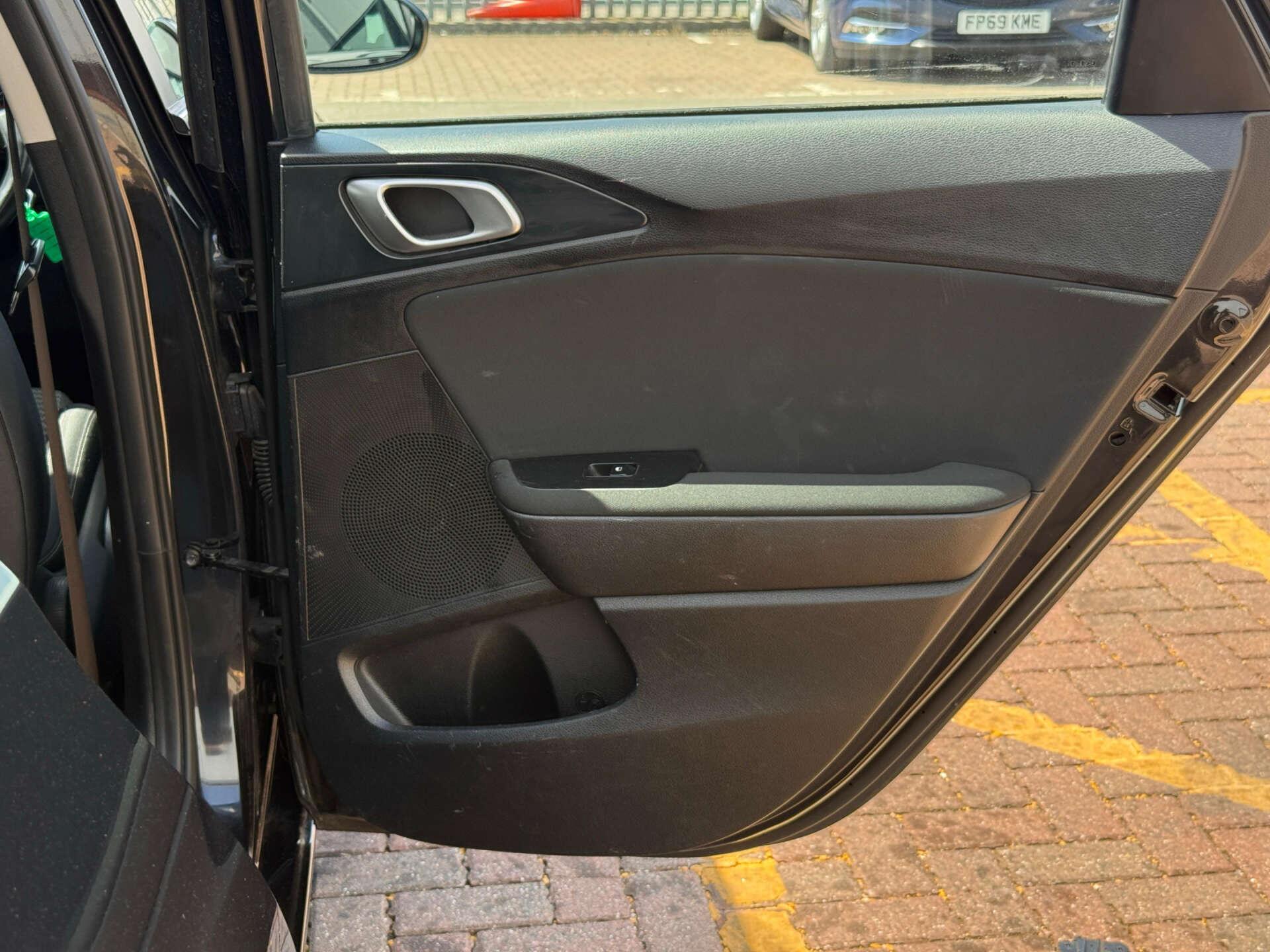 Kia Ceed view 36