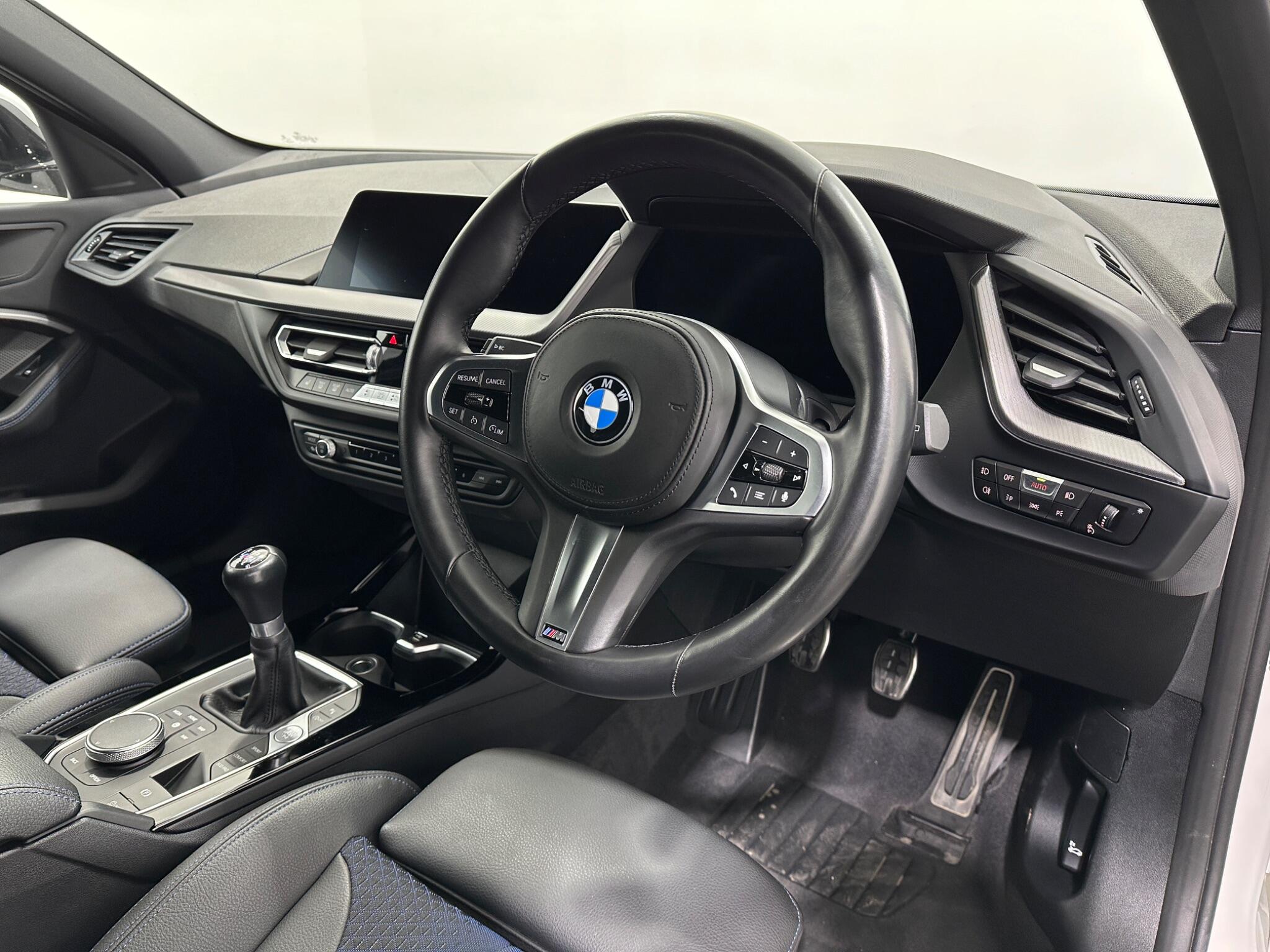 BMW 1 Series view 10