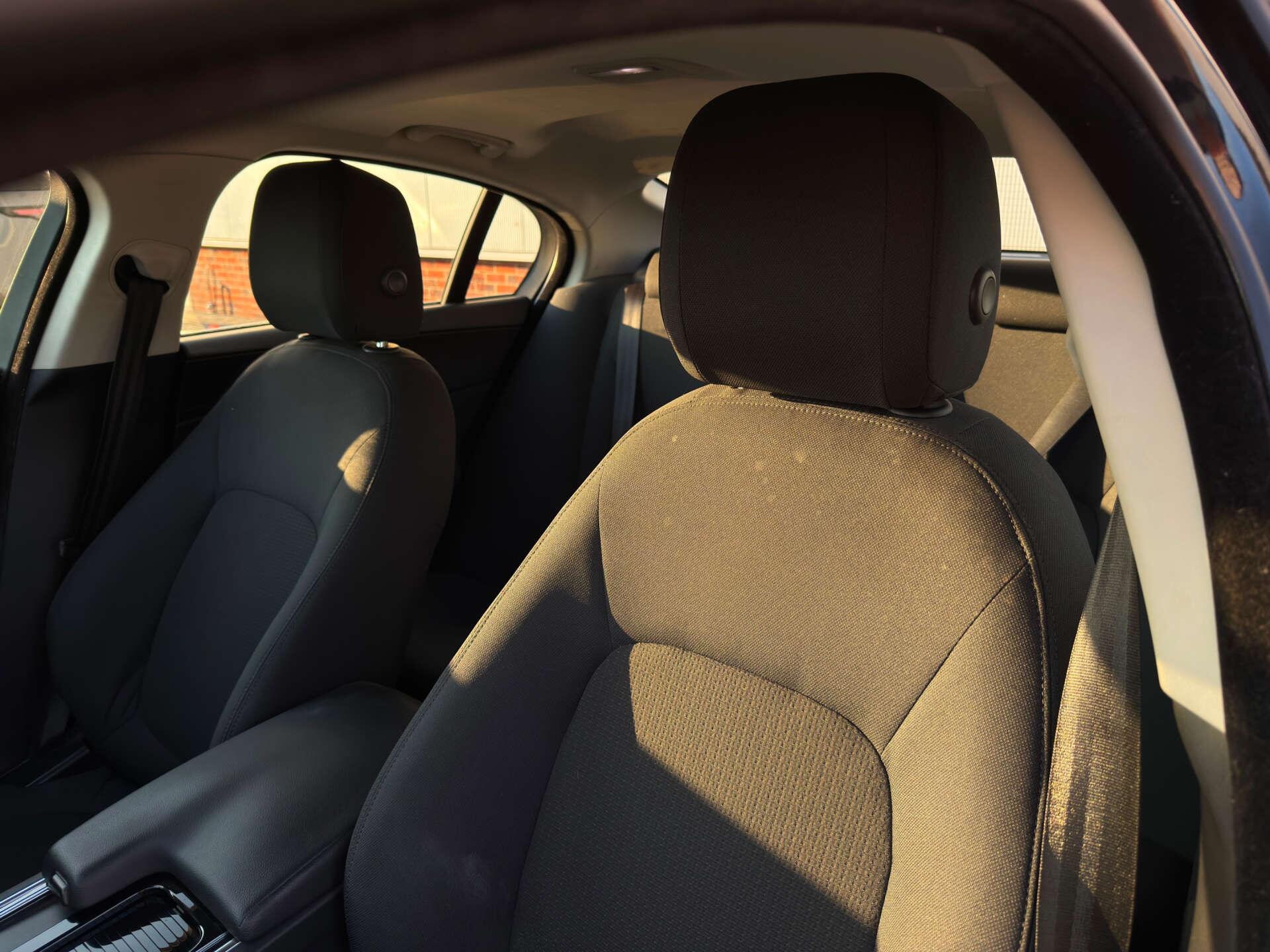 Jaguar Xe view 47
