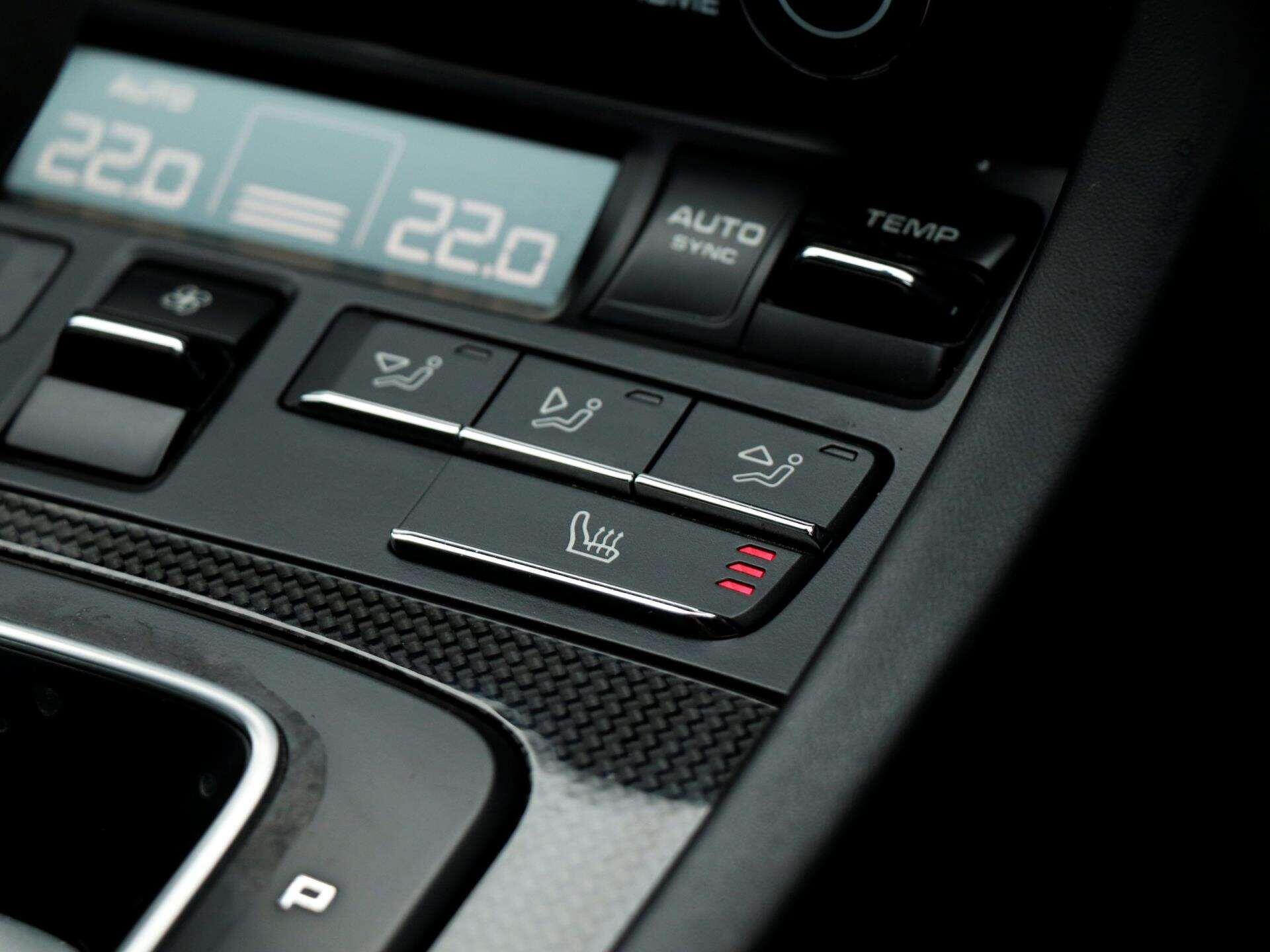 Porsche 911 view 16