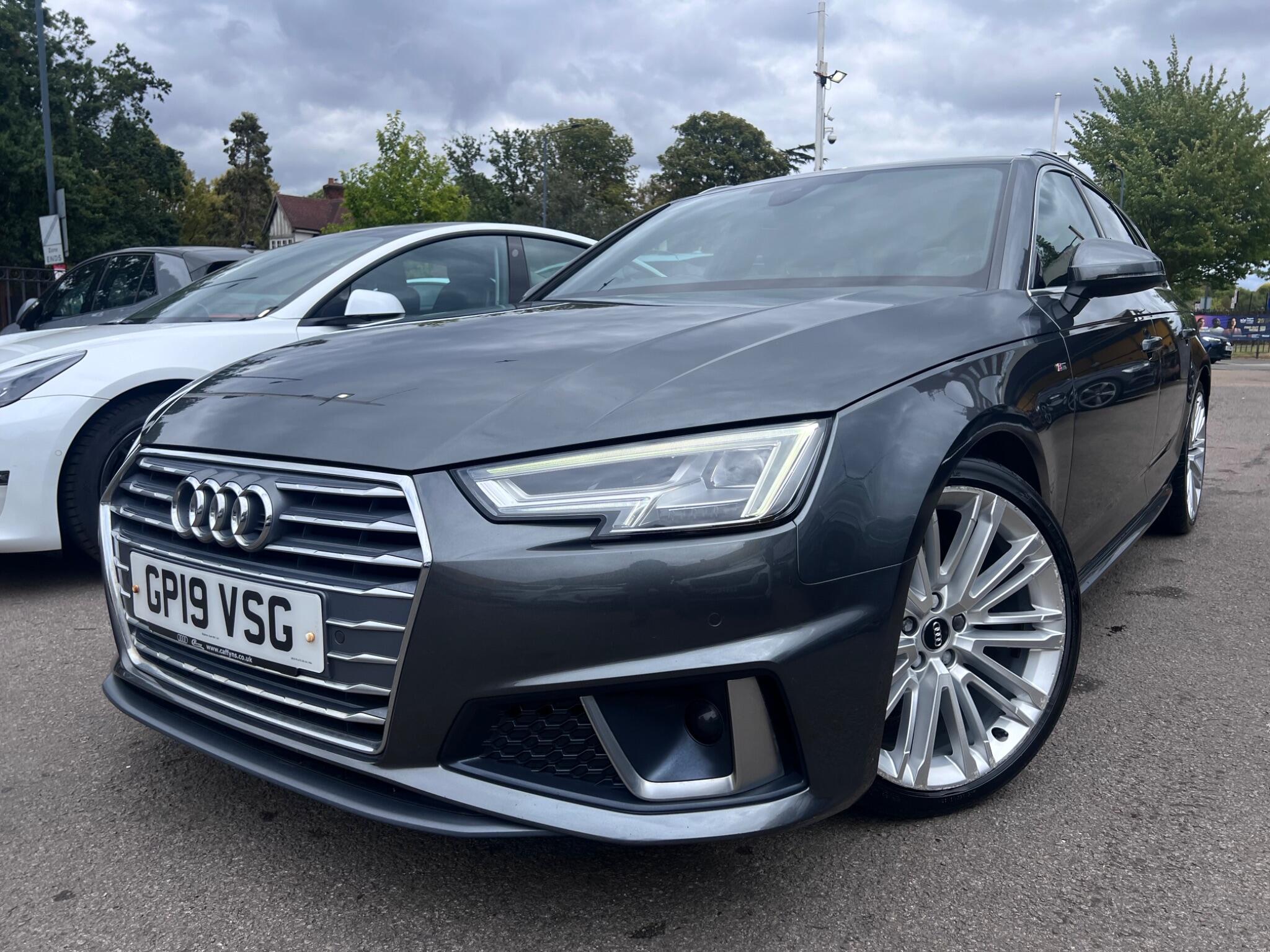 Audi A4 Avant view 7