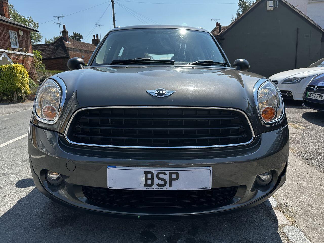 Mini Countryman view 3