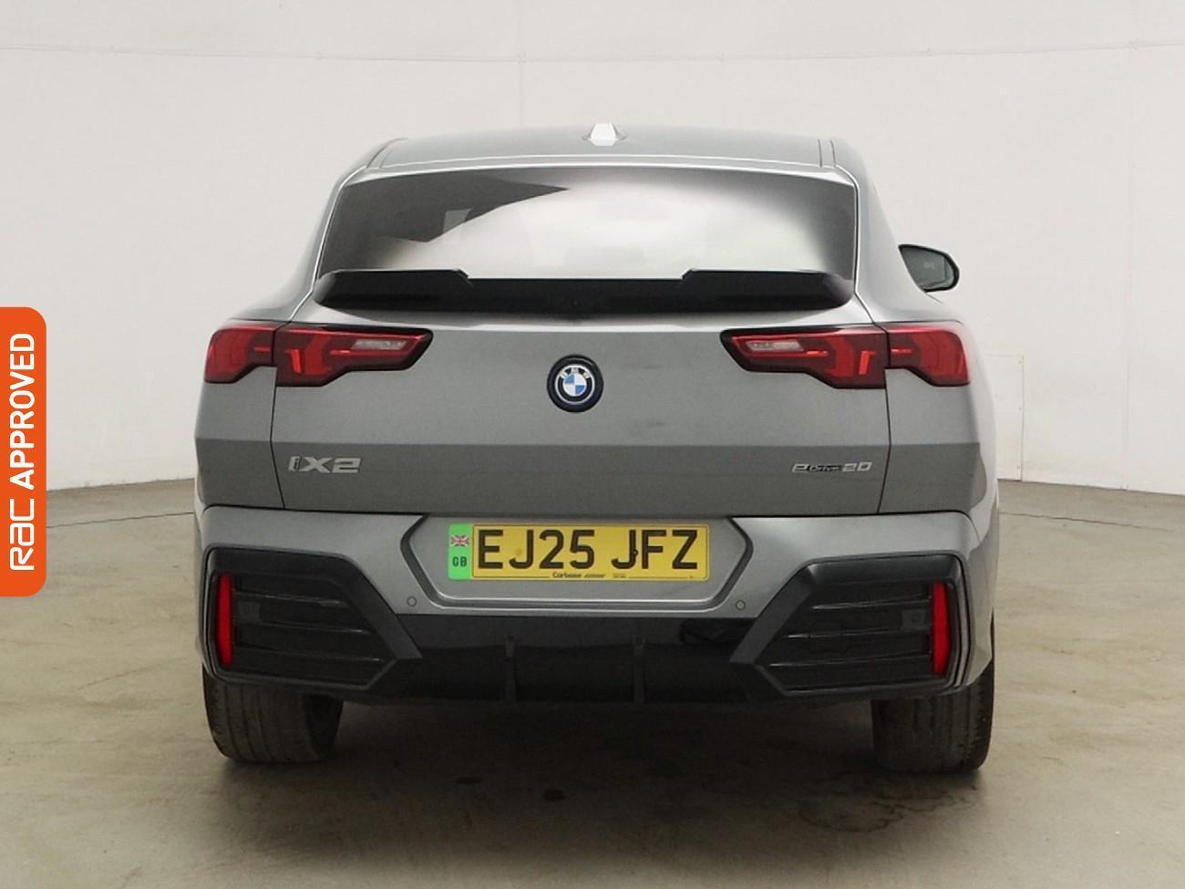 BMW Ix2 view 9