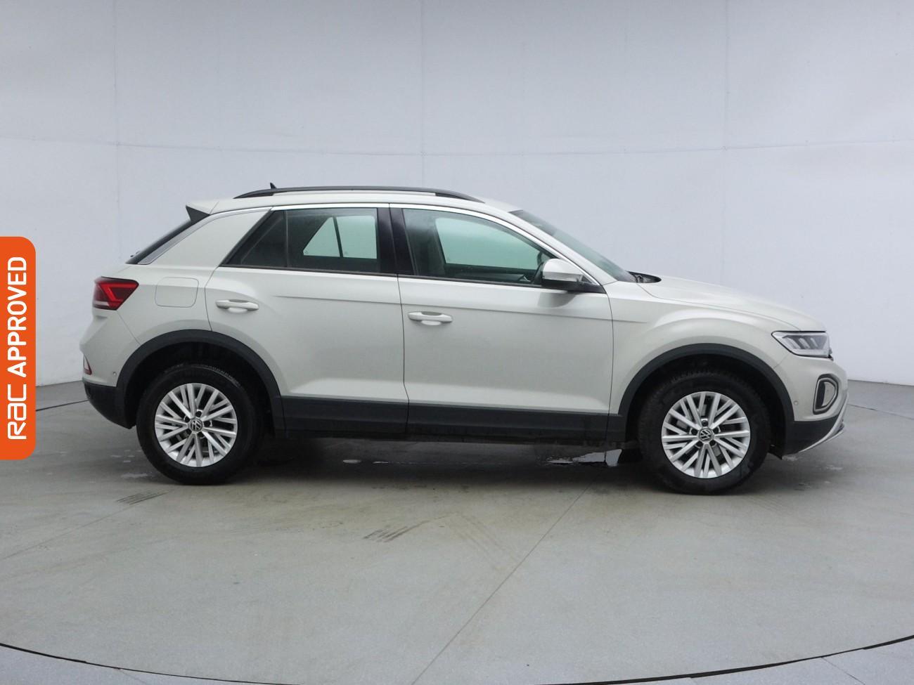 Volkswagen T-Roc view 6