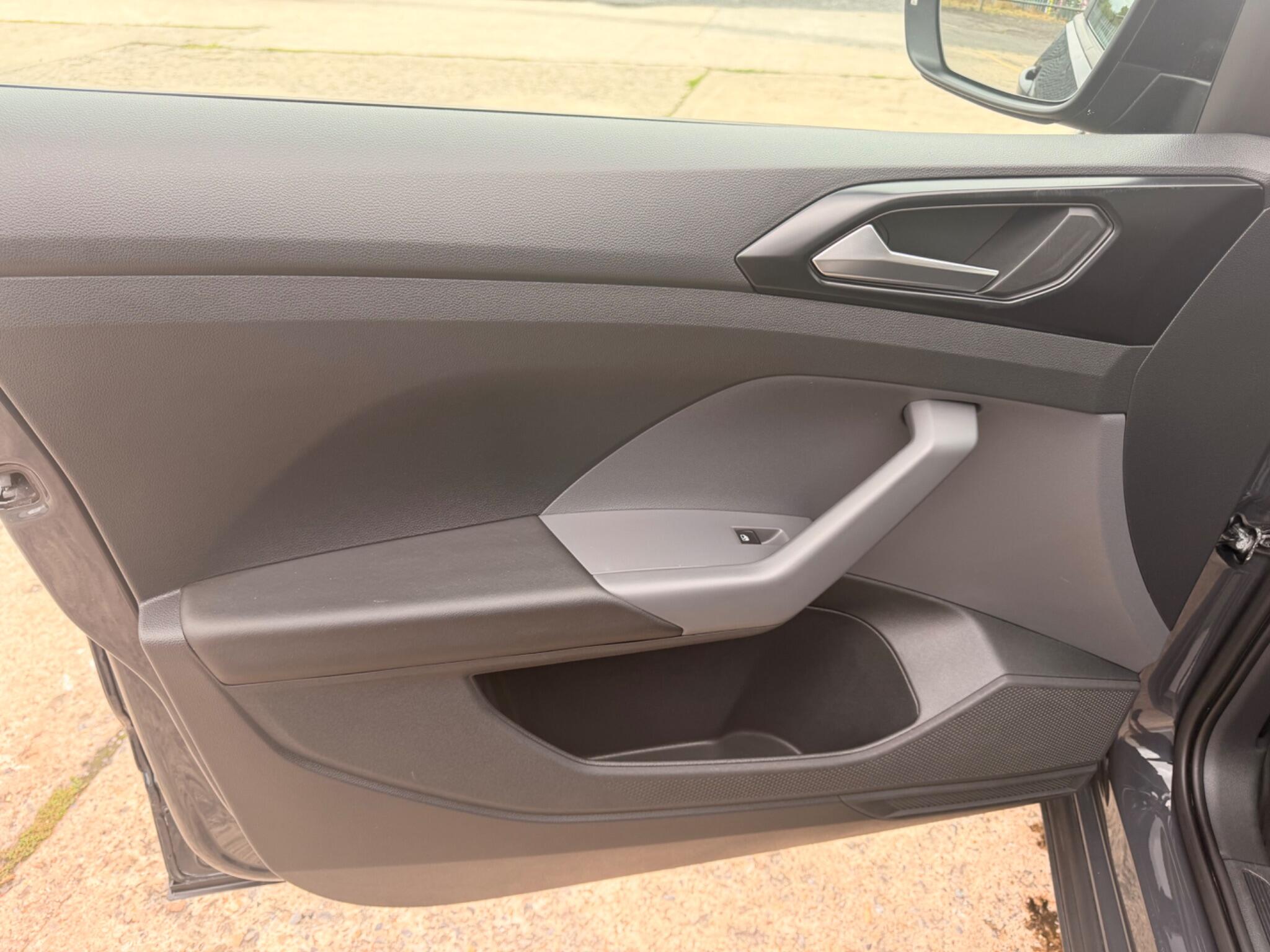 Volkswagen T-Cross view 29