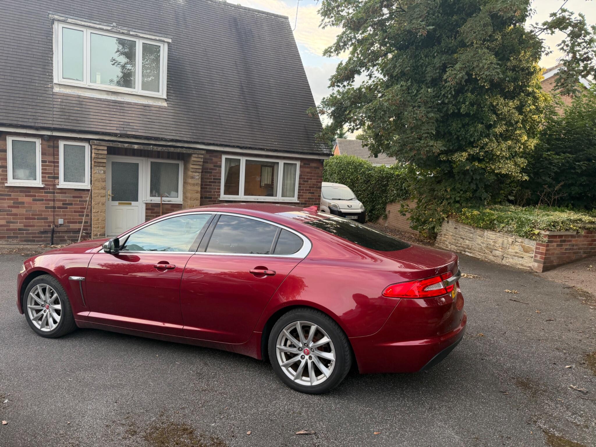 Jaguar XF view 60