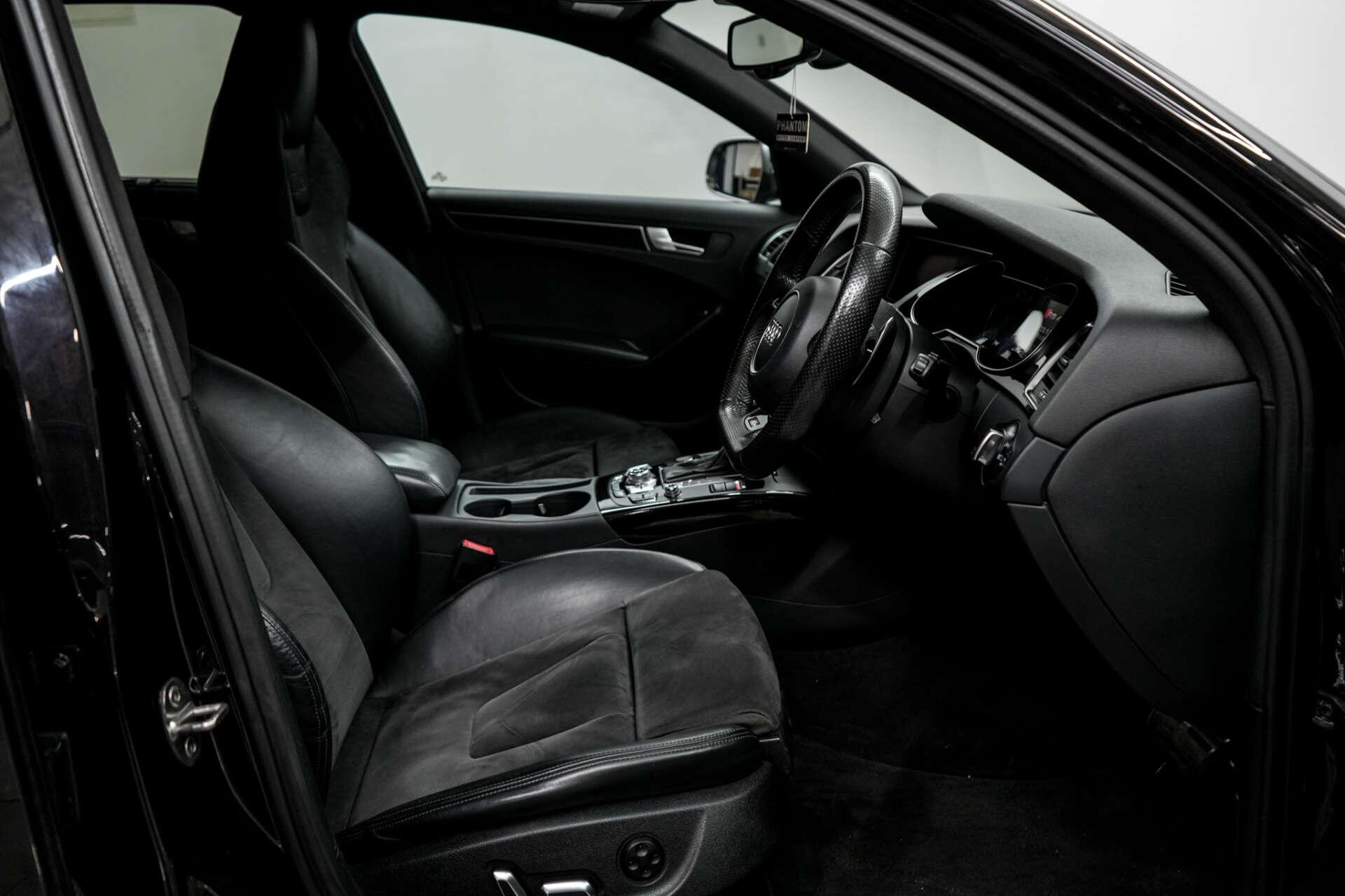 Audi RS4 view 17