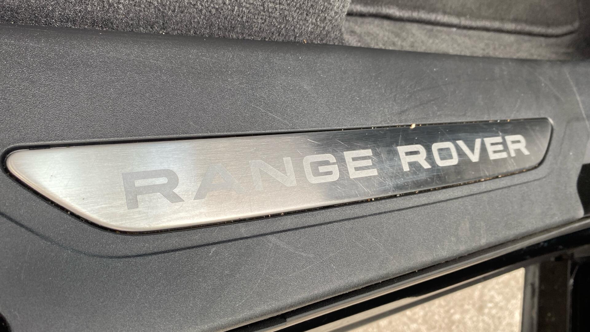 Land Rover Range Rover Velar view 27