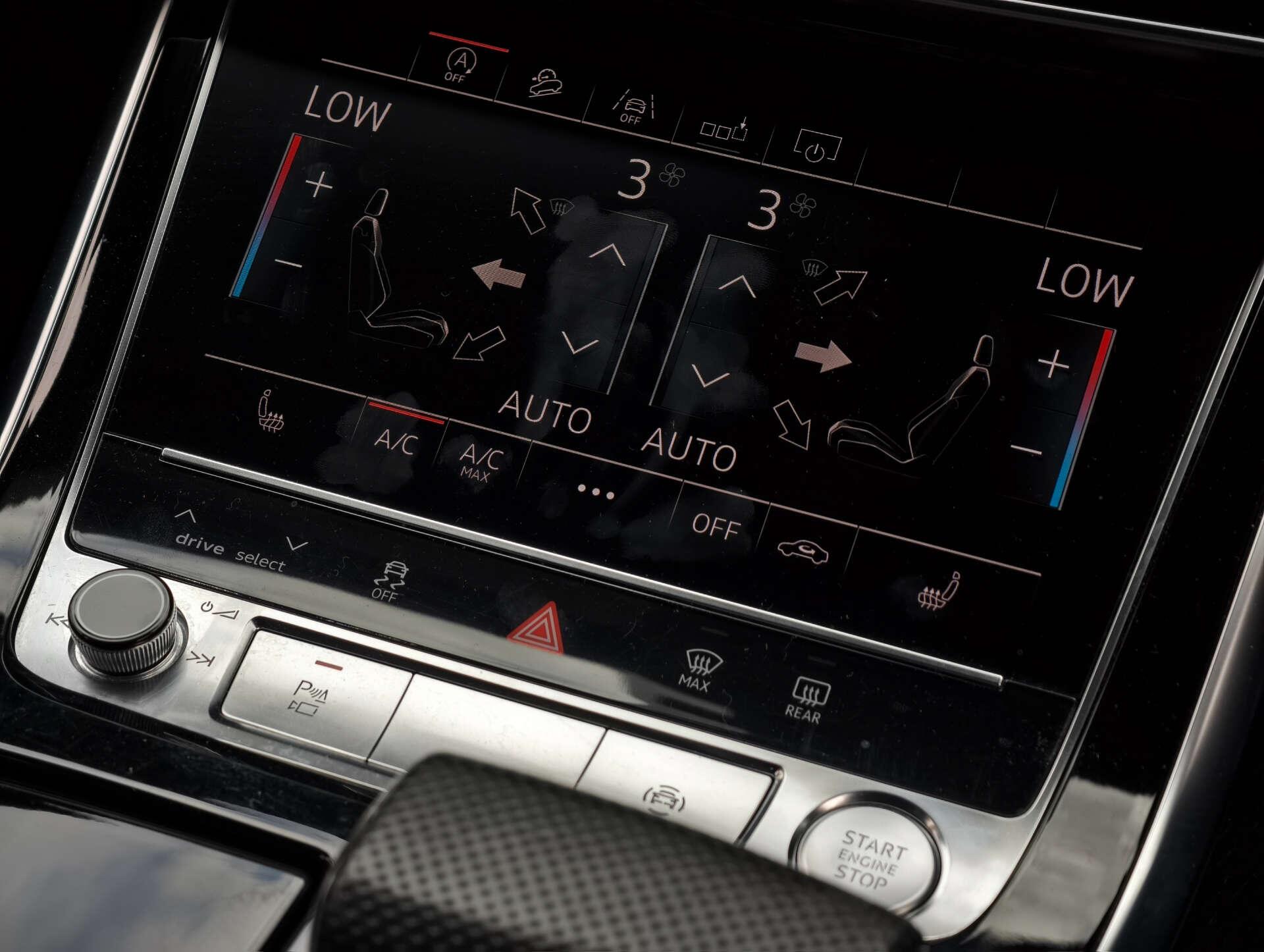 Audi Q8 view 40