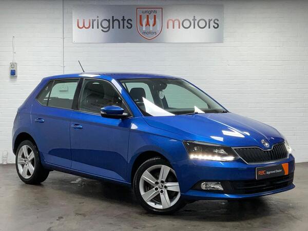 Blue 2015 Skoda Fabia Estate Front-wheel drive Automatic