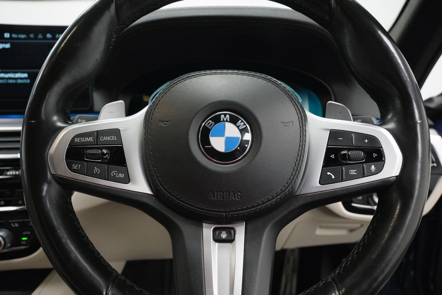 BMW 5 Series view 28