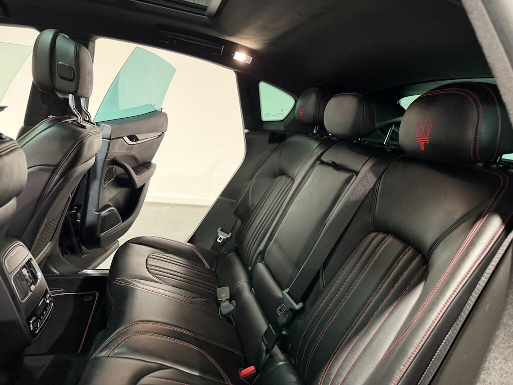 Maserati Levante view 45