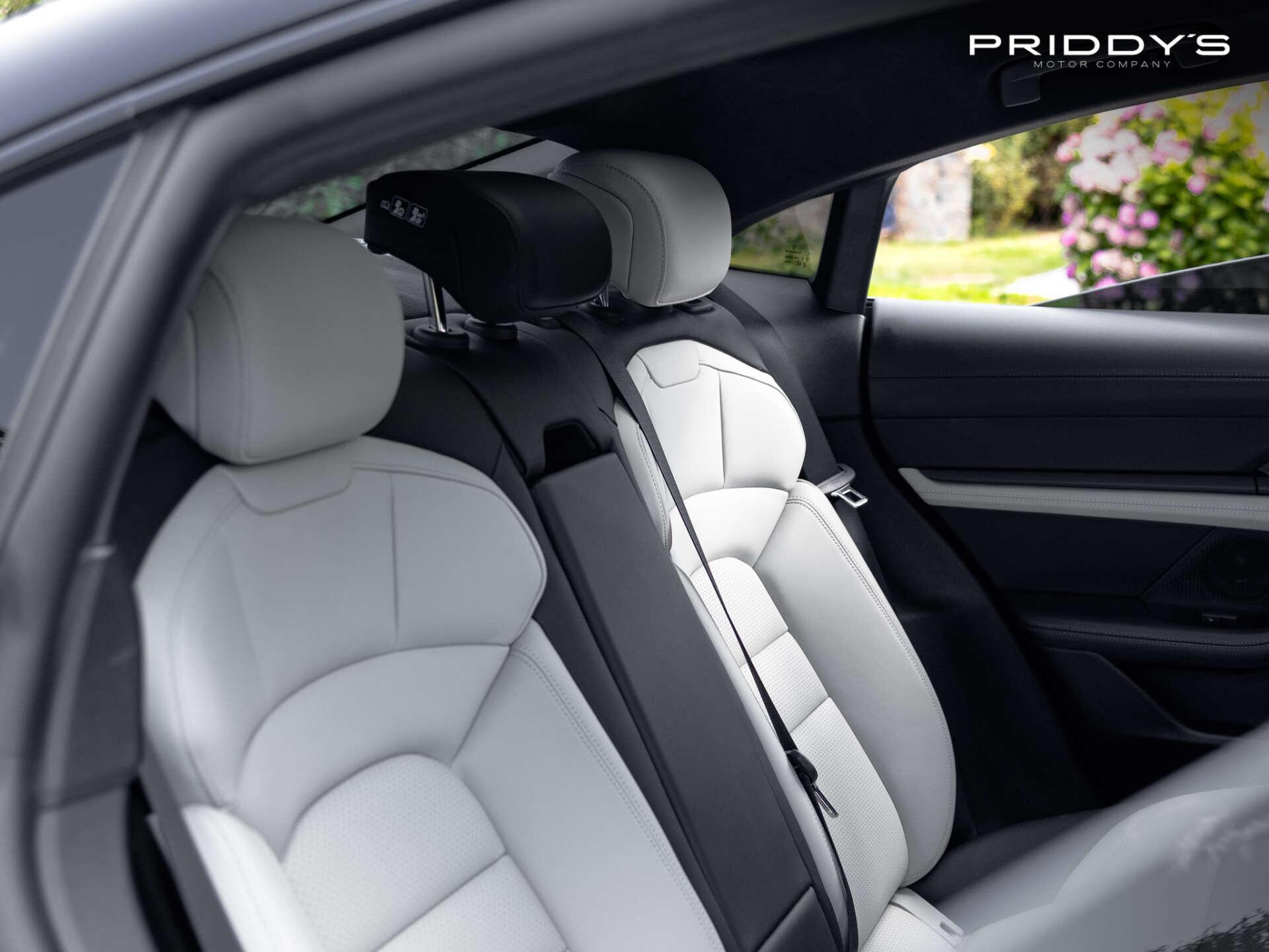 Porsche Taycan view 37