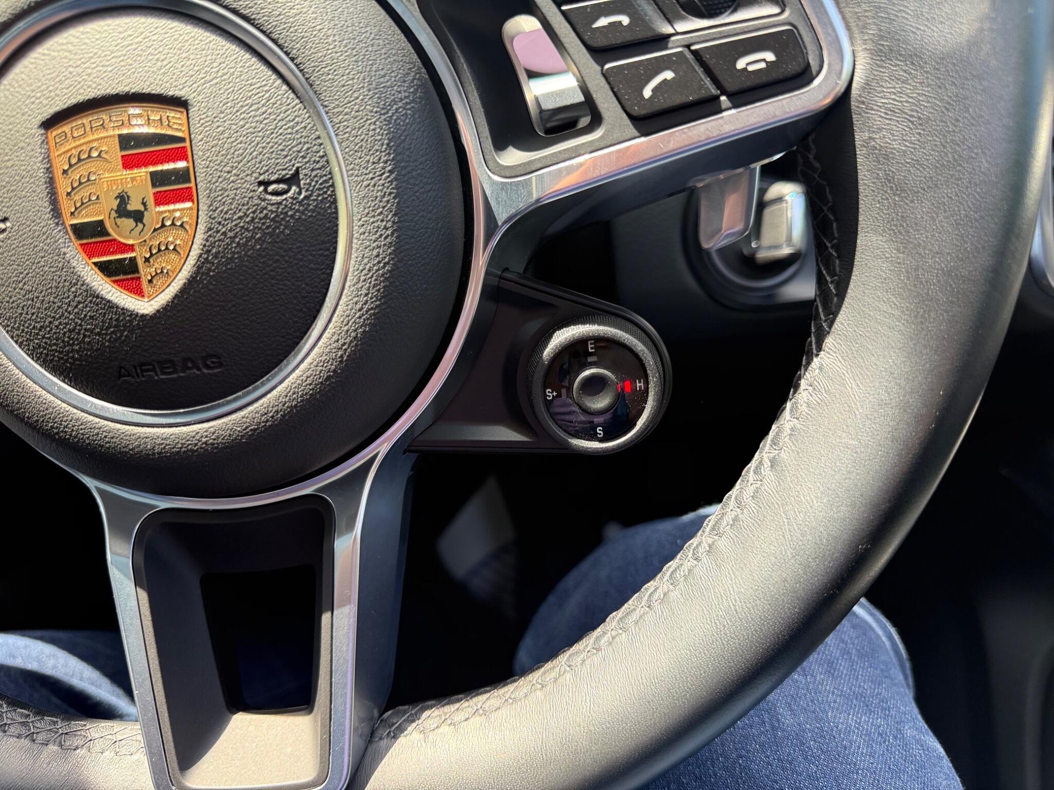 Porsche Cayenne view 32