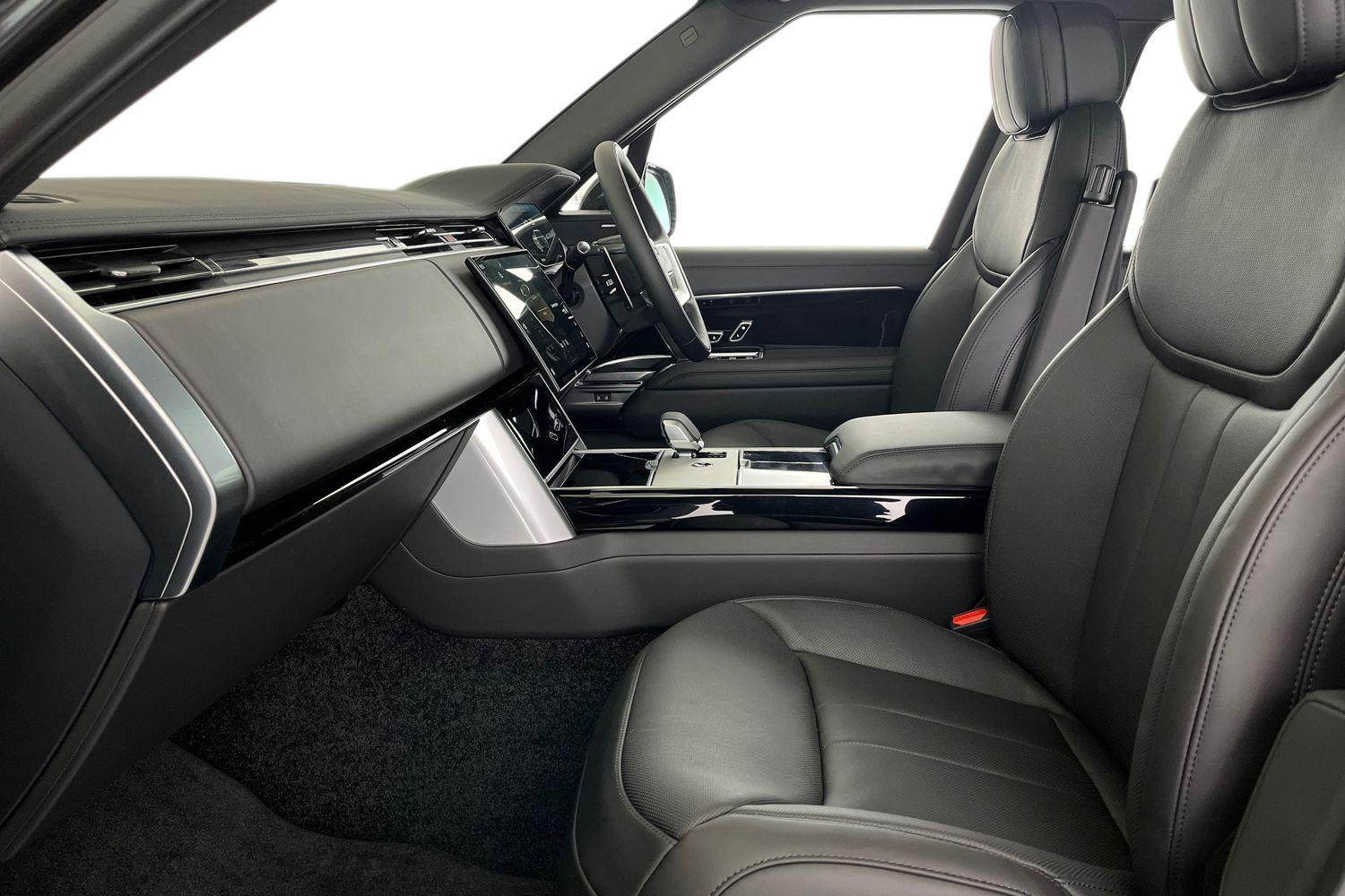 Land Rover Range Rover view 3