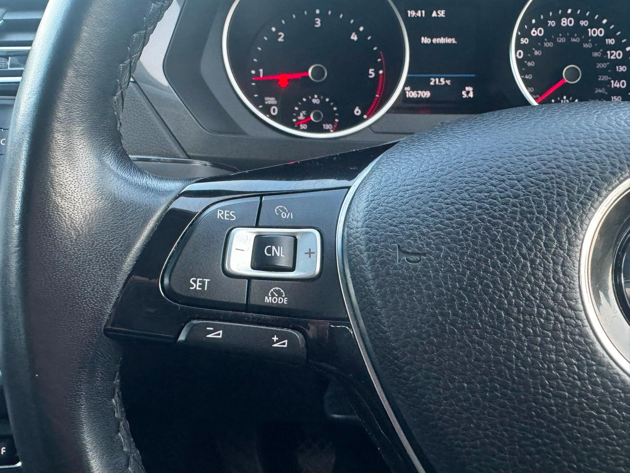 Volkswagen Tiguan view 18