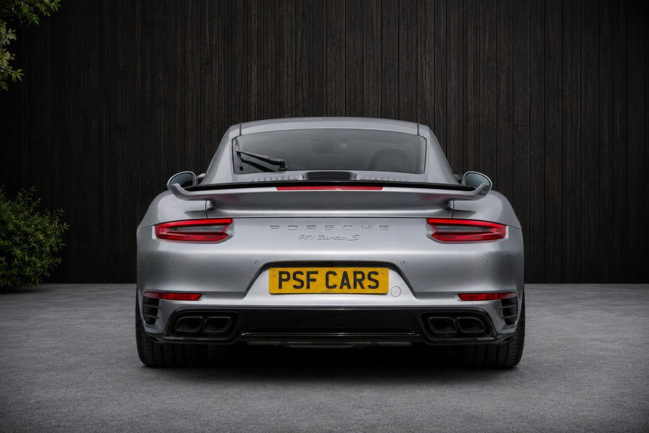 Porsche 911 view 13