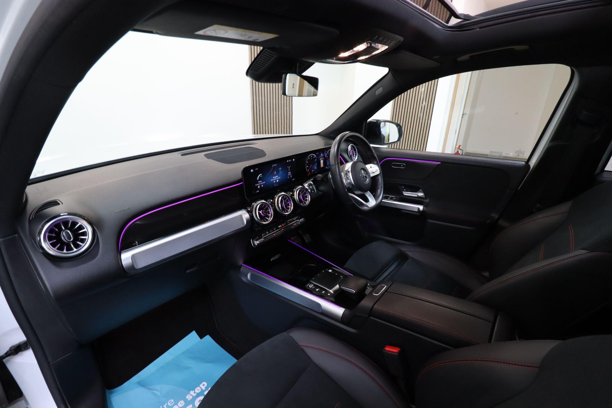 Mercedes-Benz GLB view 10
