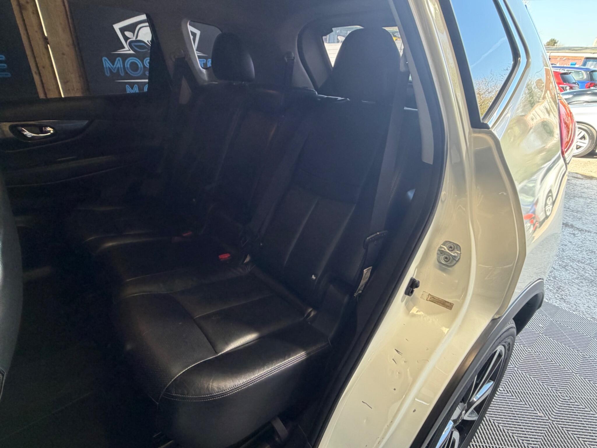 Nissan X-Trail view 45