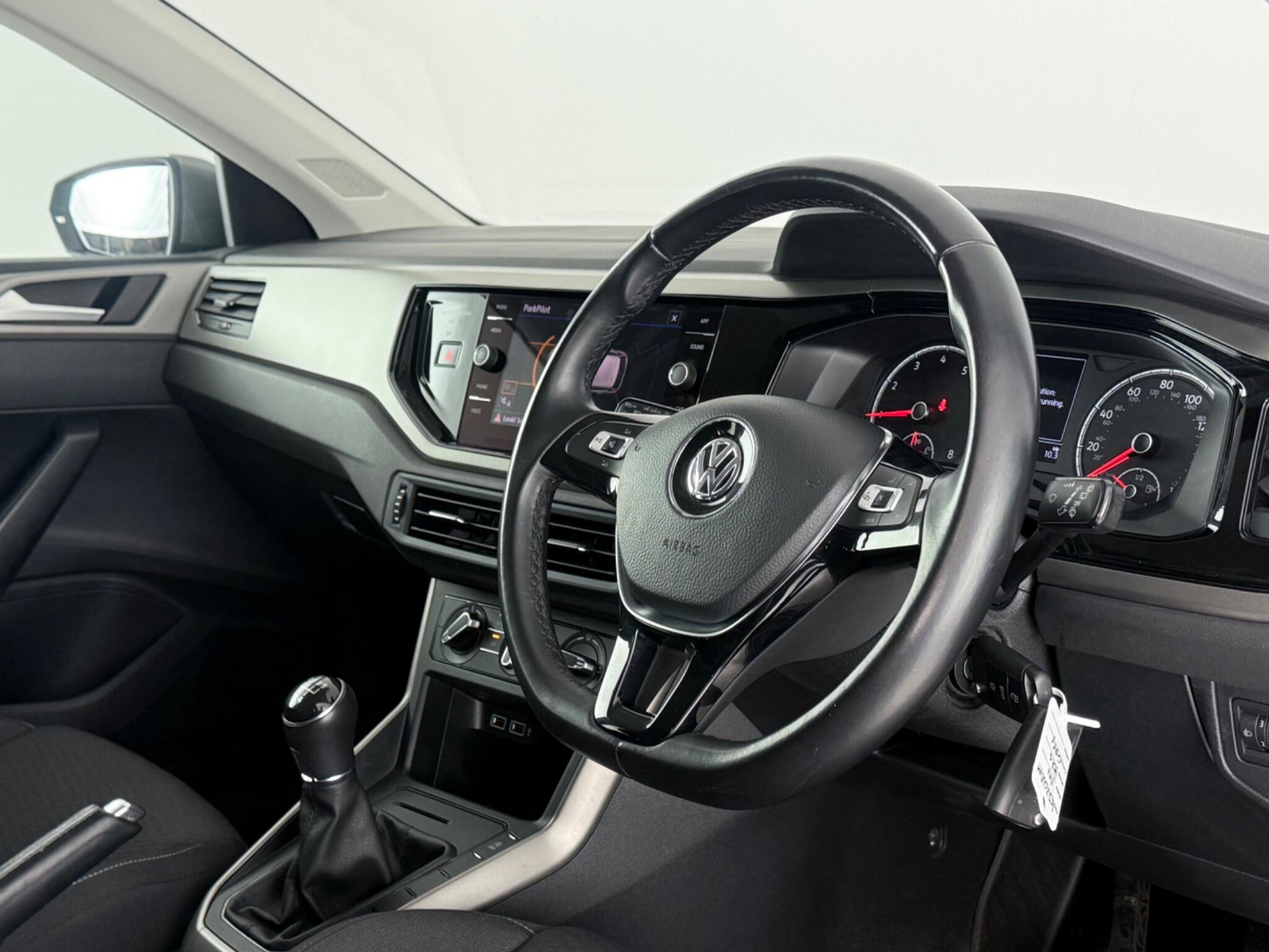 Volkswagen Polo view 3