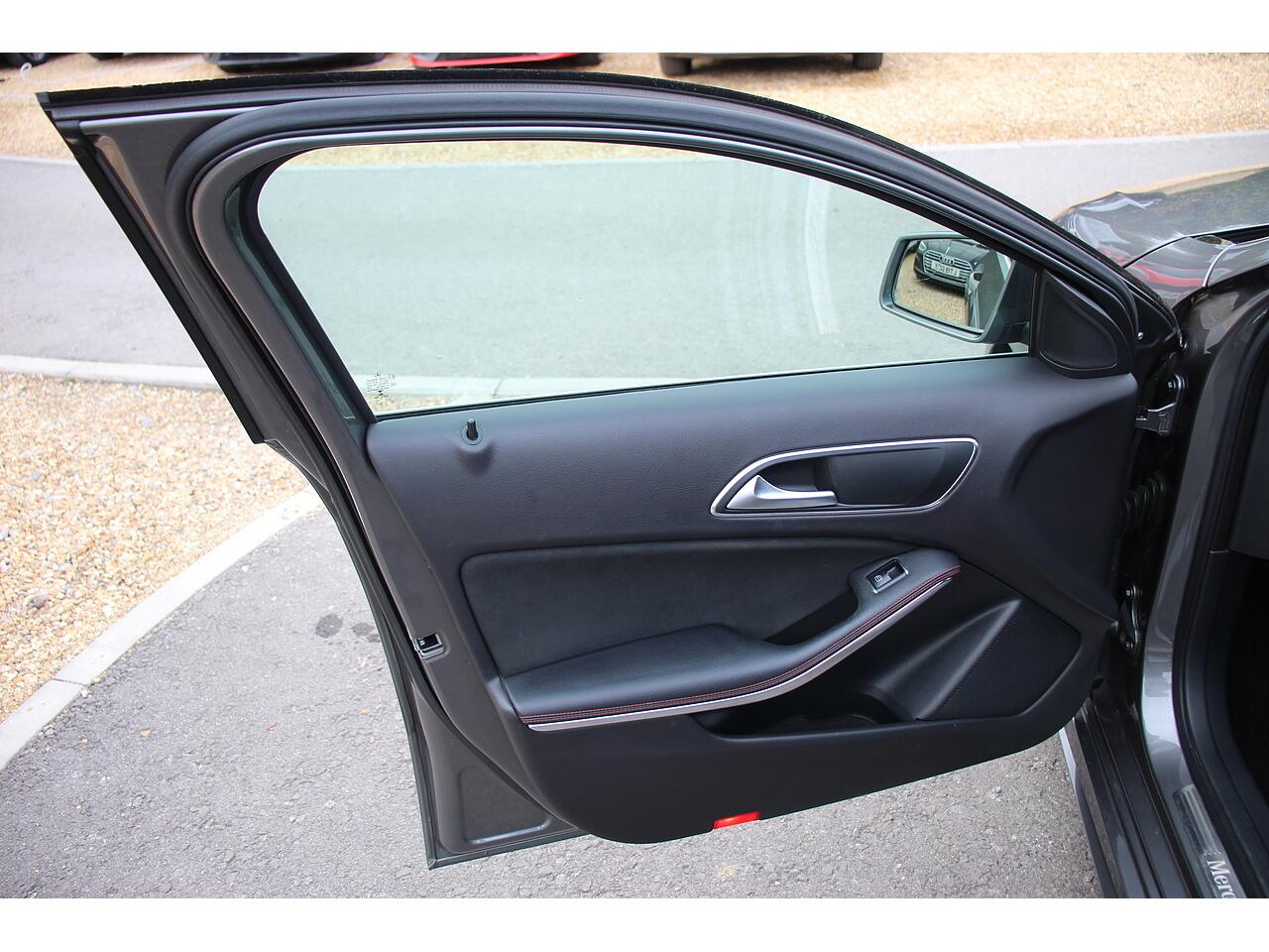 Mercedes-Benz A-Class view 35