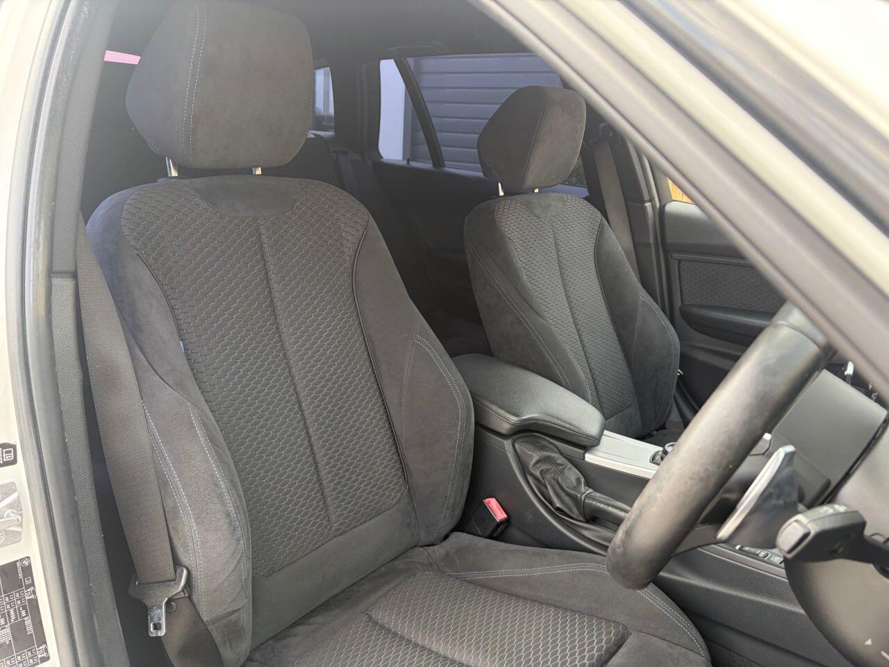 BMW 3 Series view 18