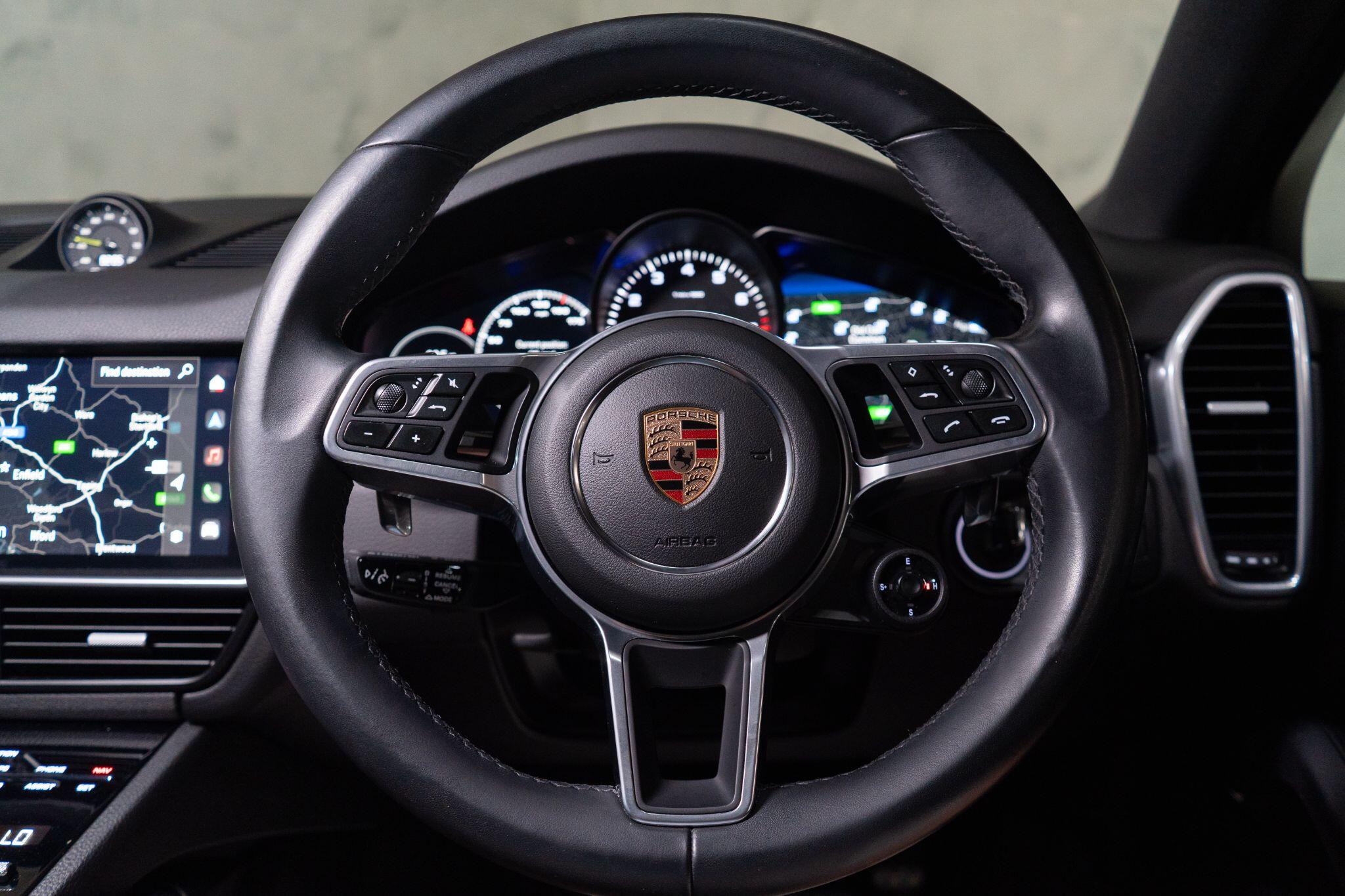 Porsche Cayenne view 26