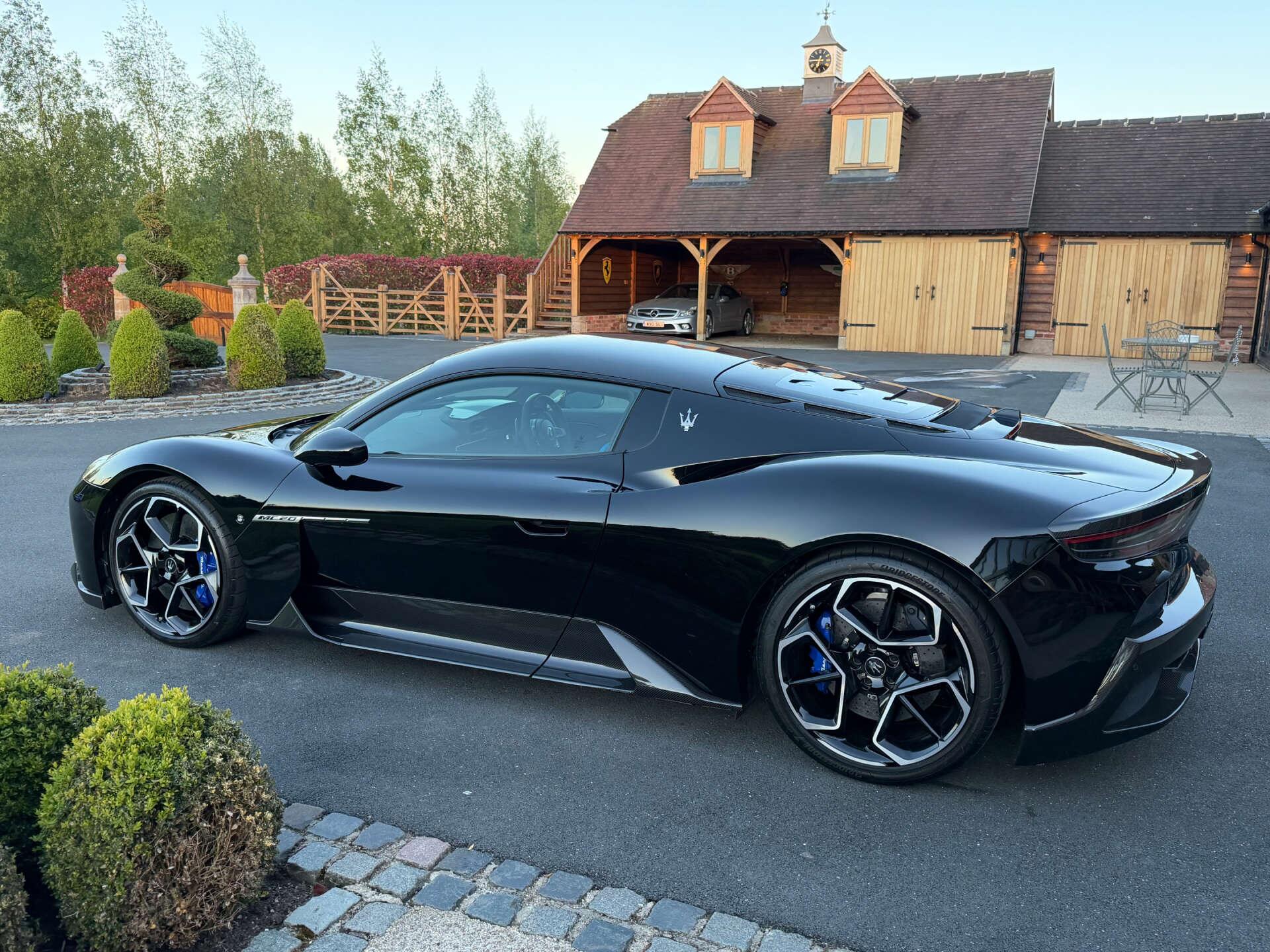 Maserati MC20 view 5
