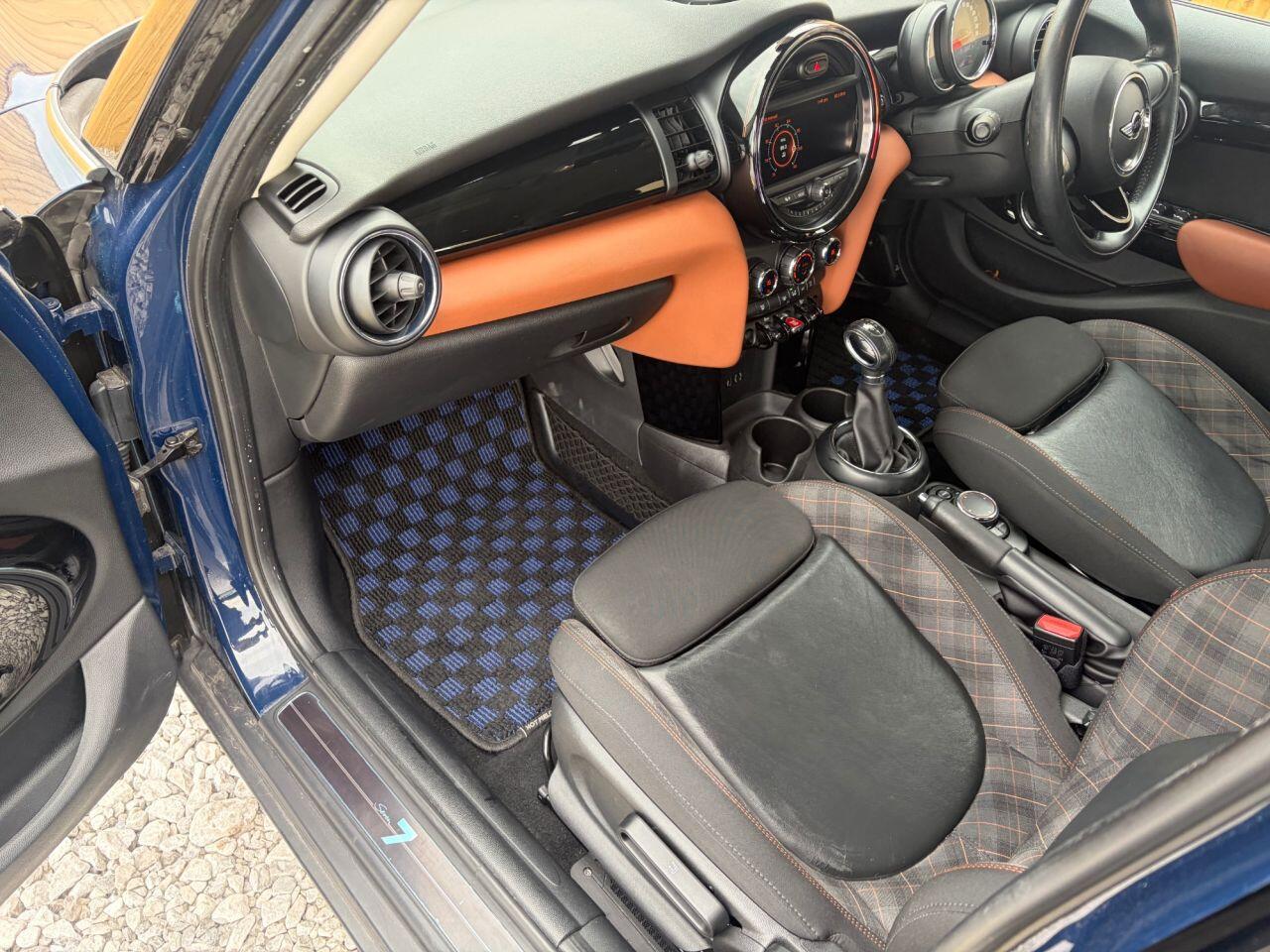 MINI Hatch view 20