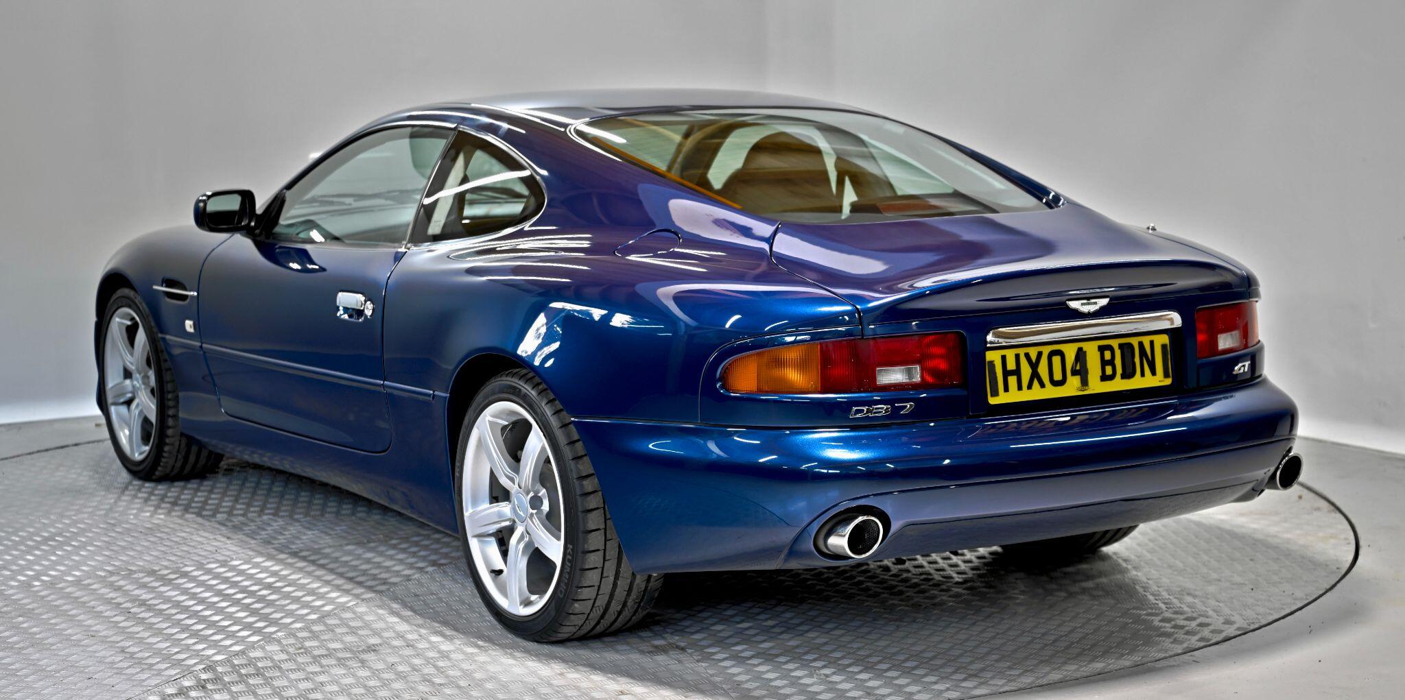 Aston Martin DB7 view 9