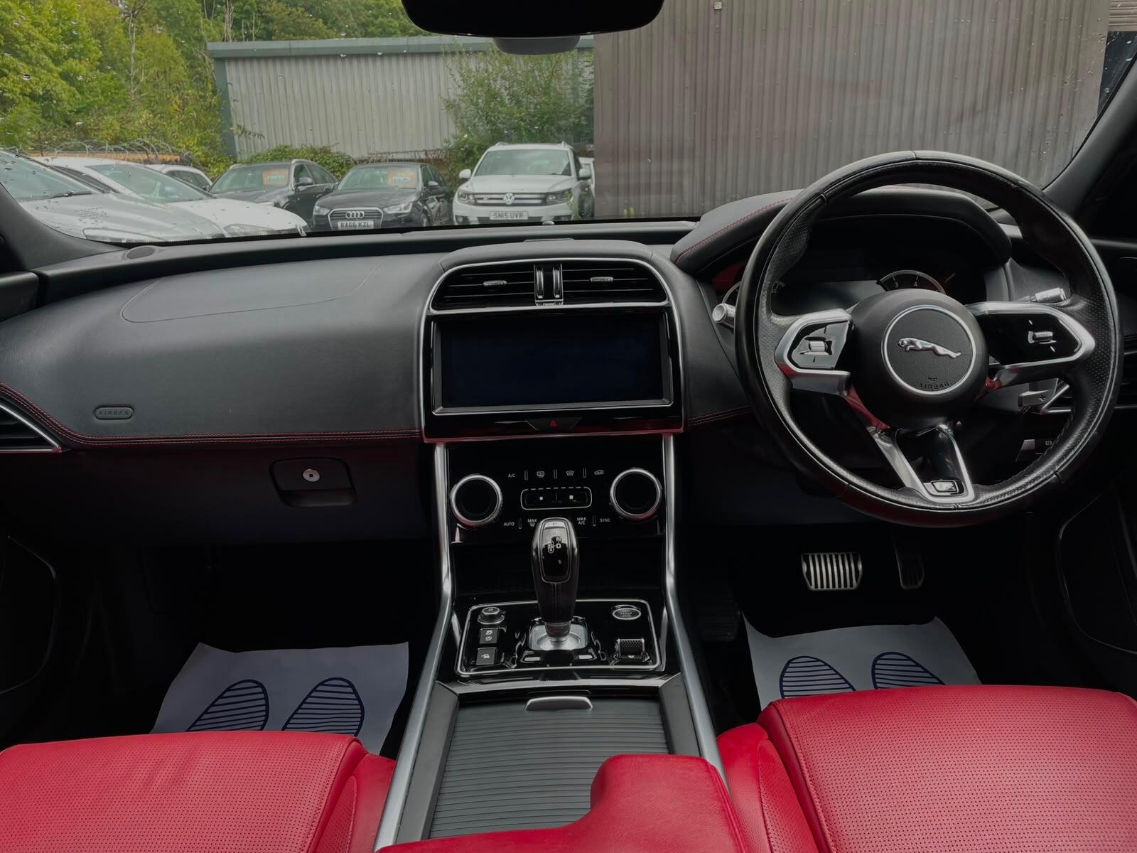 Jaguar XE view 25