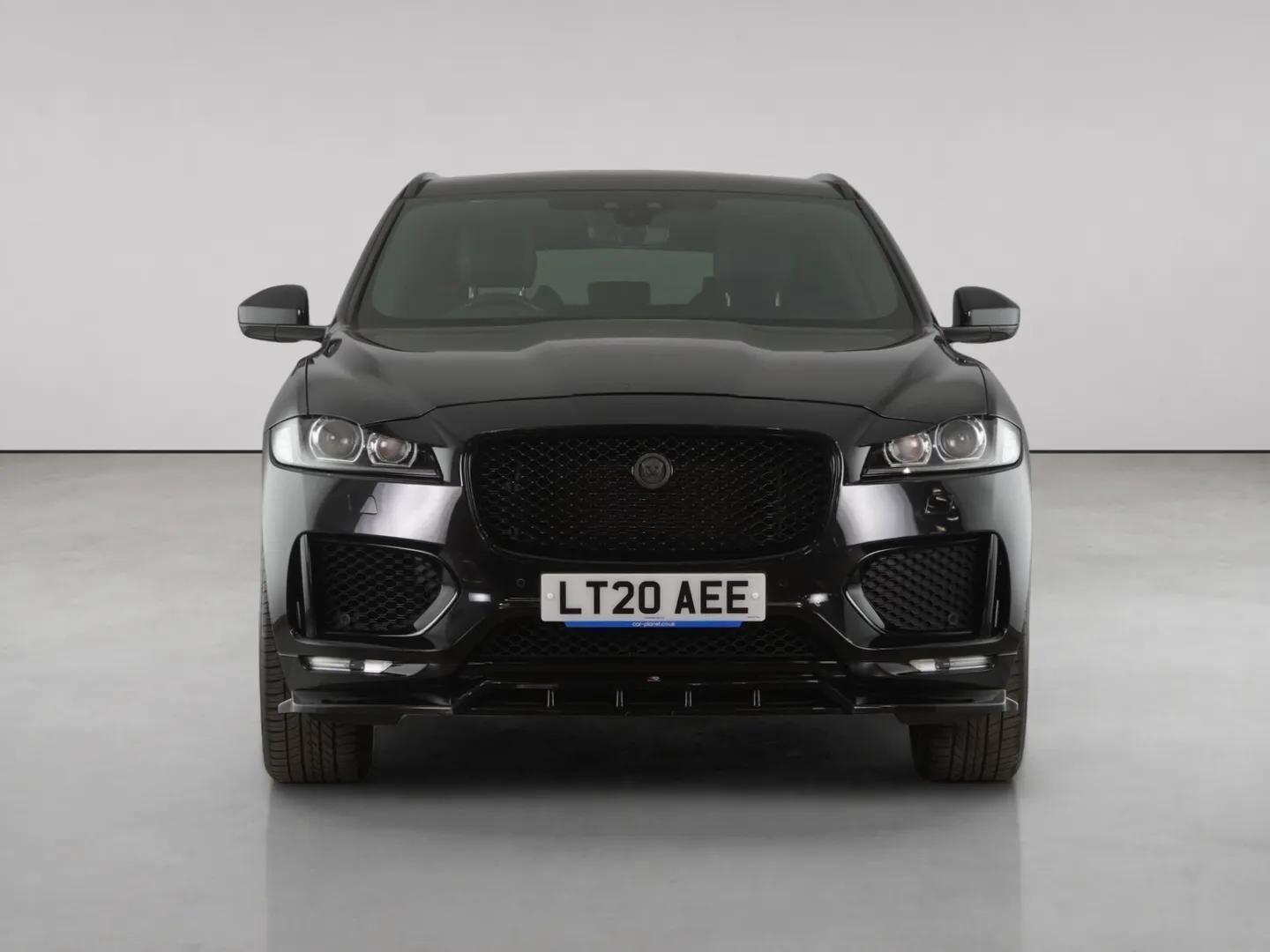 Jaguar F-Pace view 5