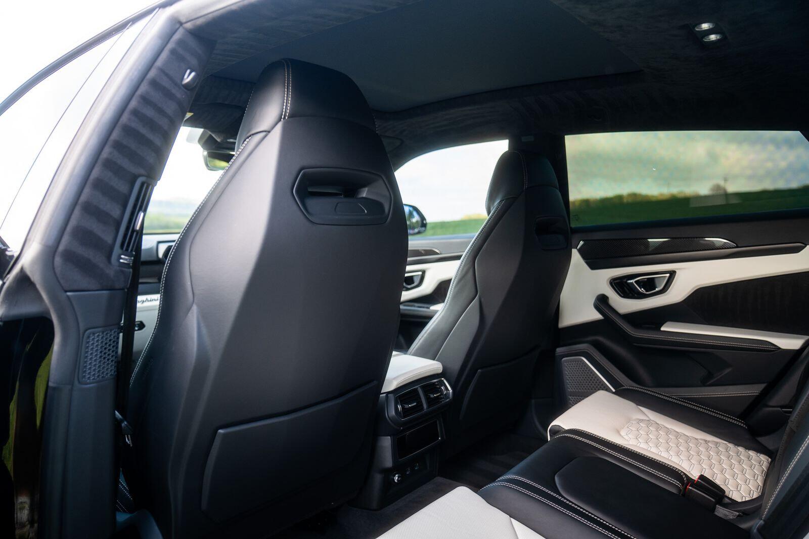 Lamborghini Urus view 42