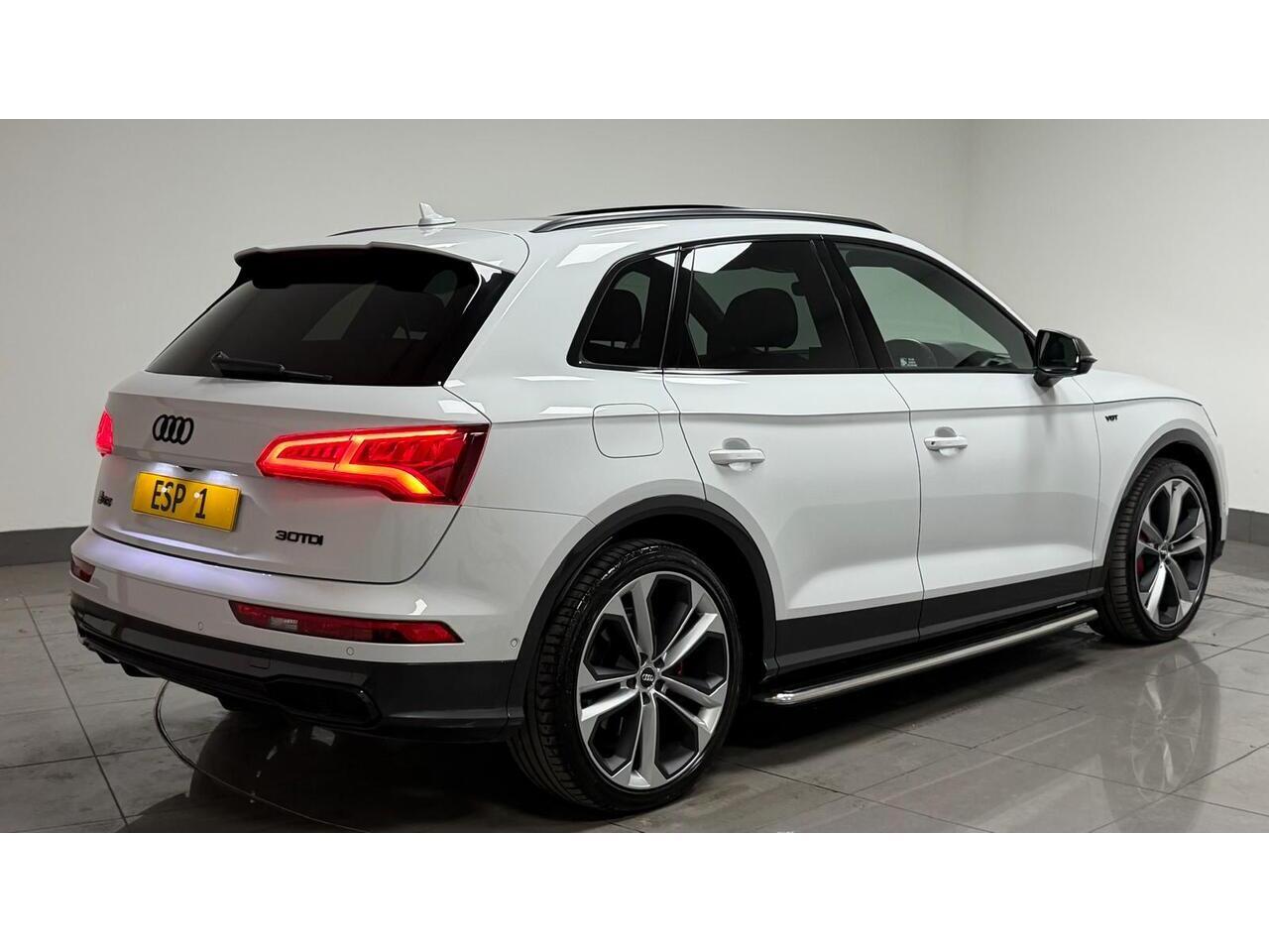 Audi SQ5 view 9