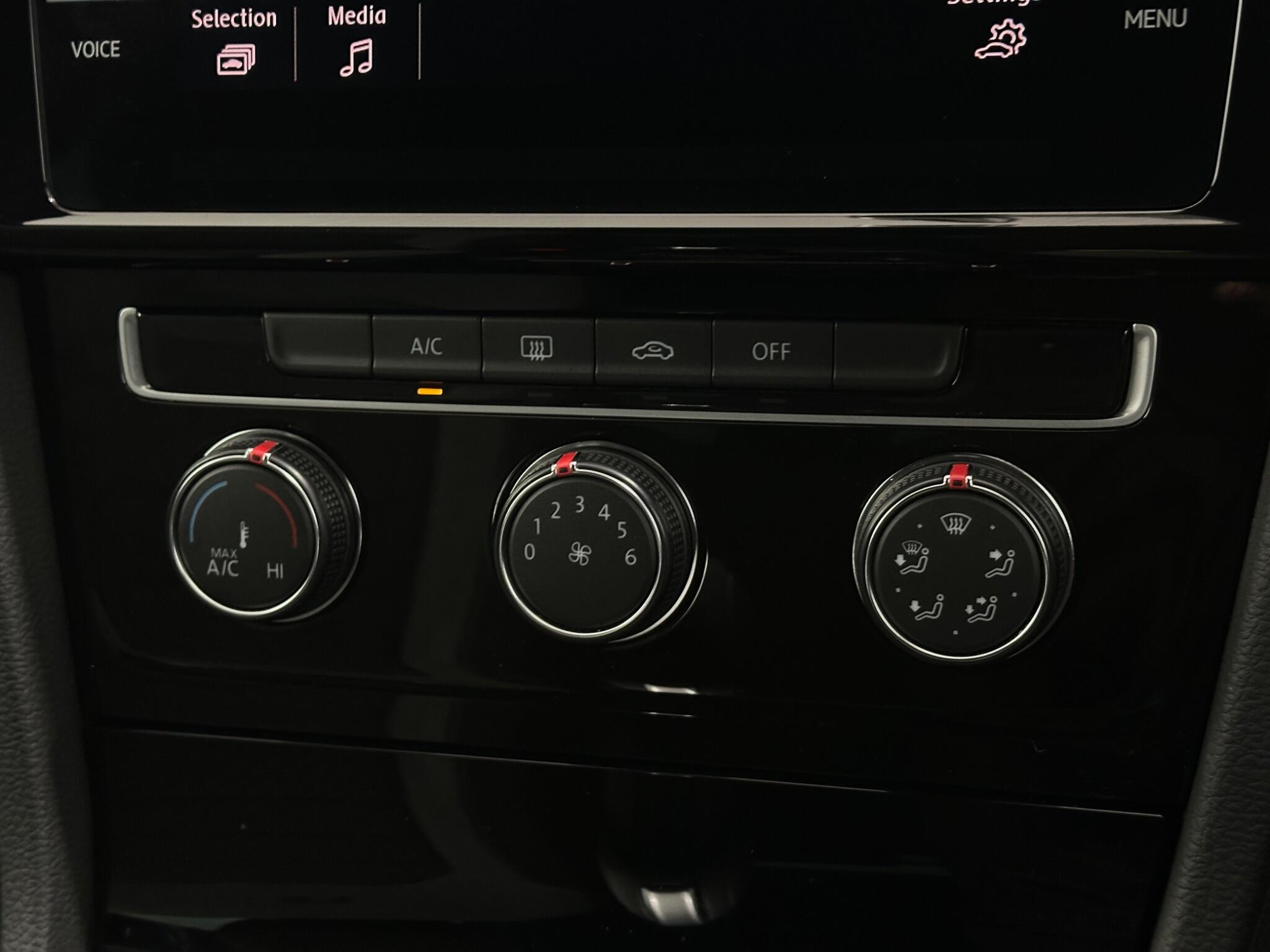 Volkswagen Golf view 22