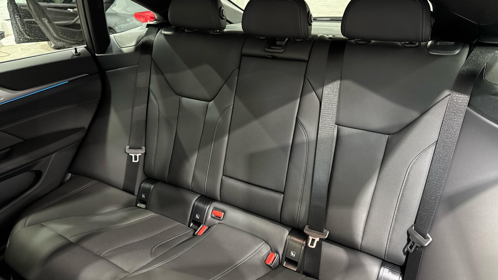 BMW I4 view 12
