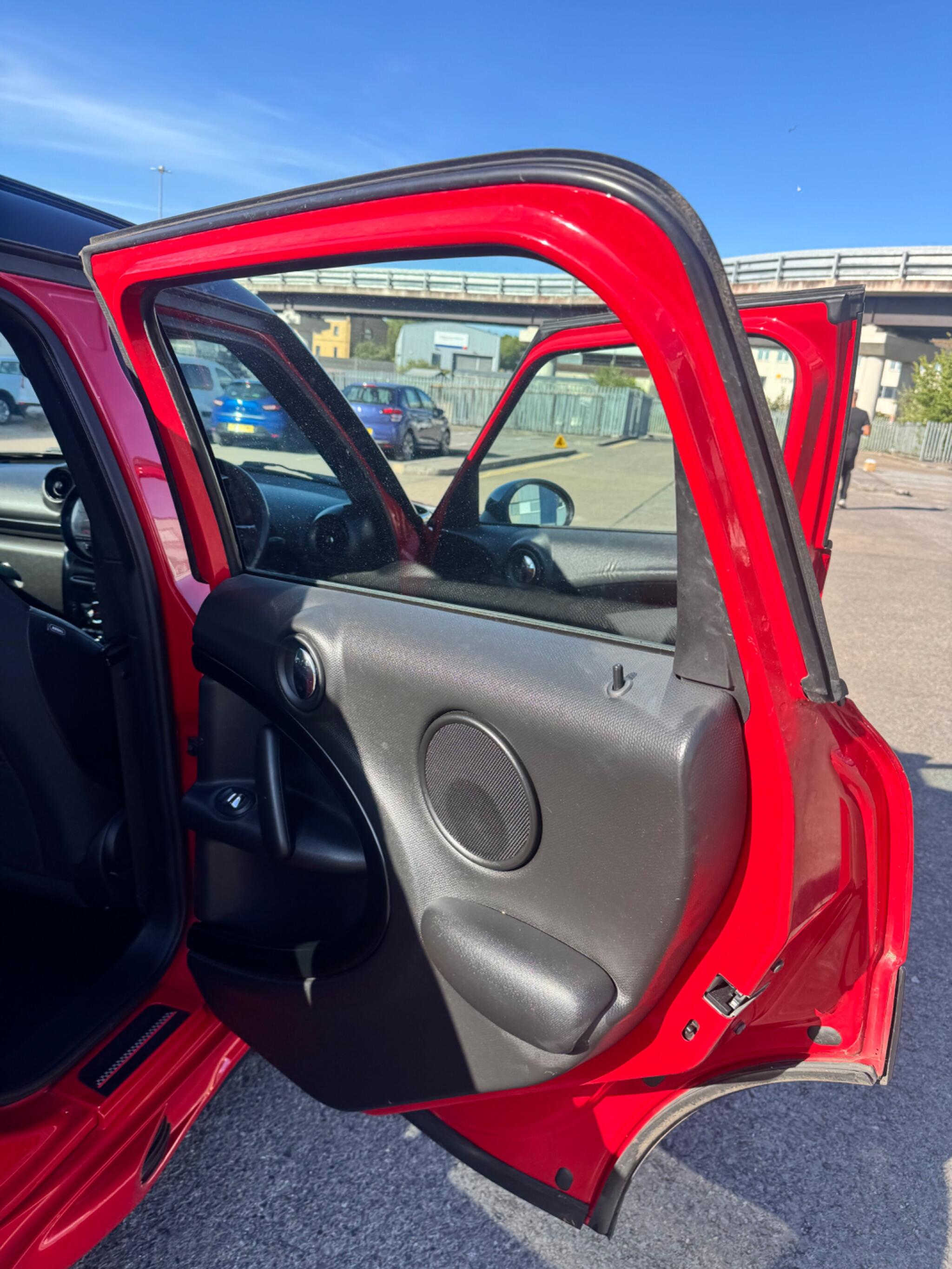 Mini Countryman view 26