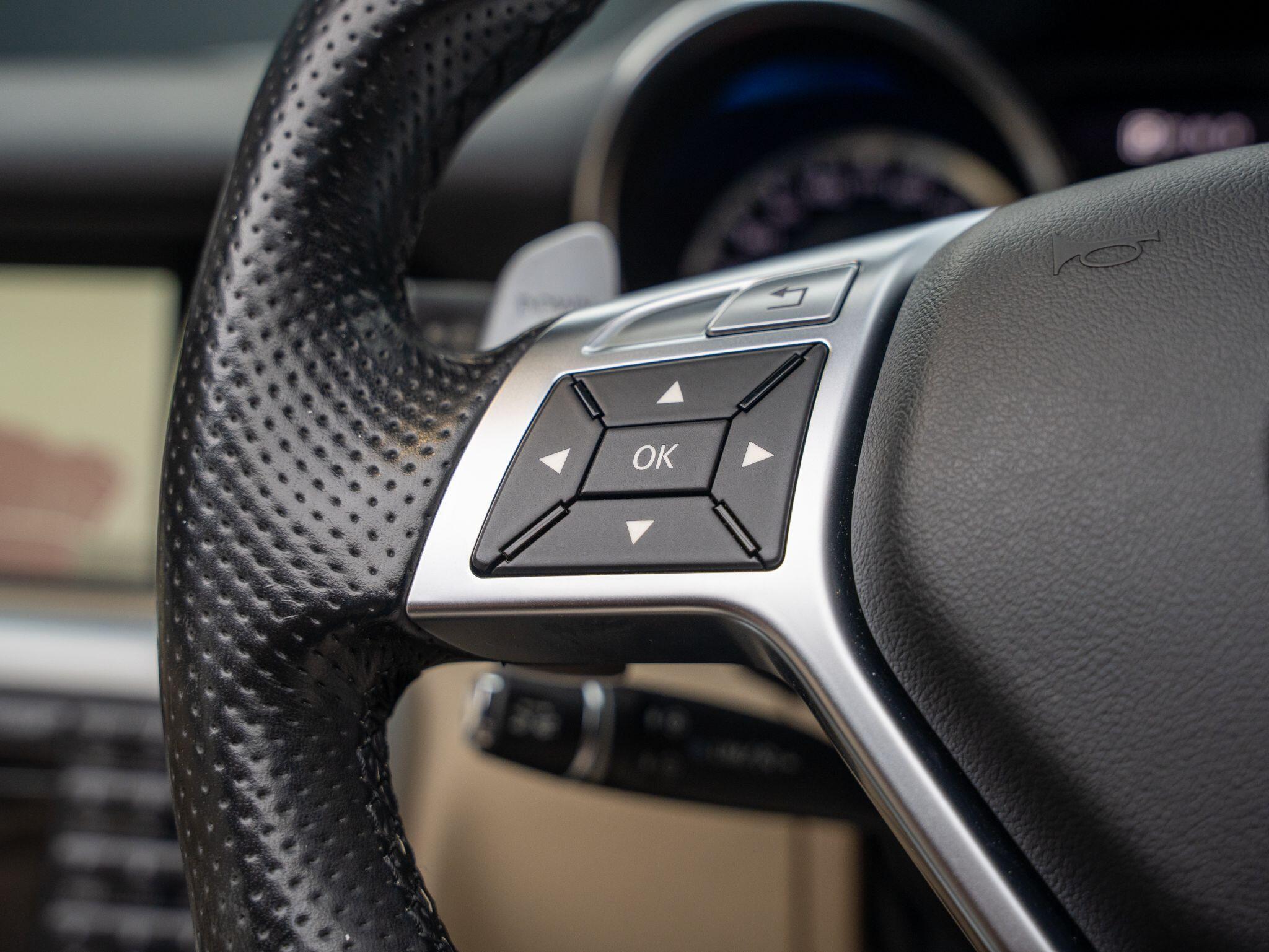 Mercedes-Benz SLK view 24