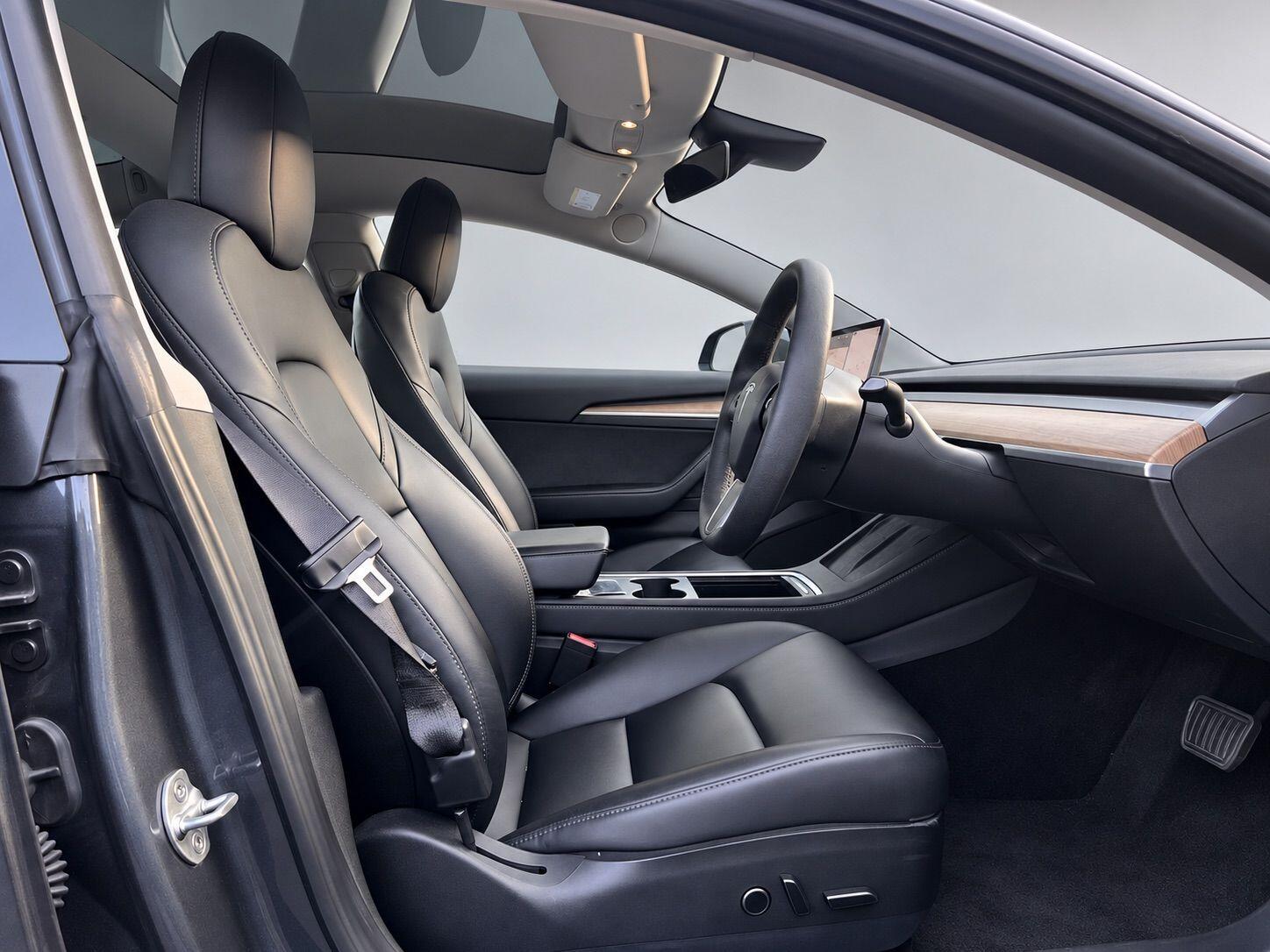 Tesla Model 3 view 17