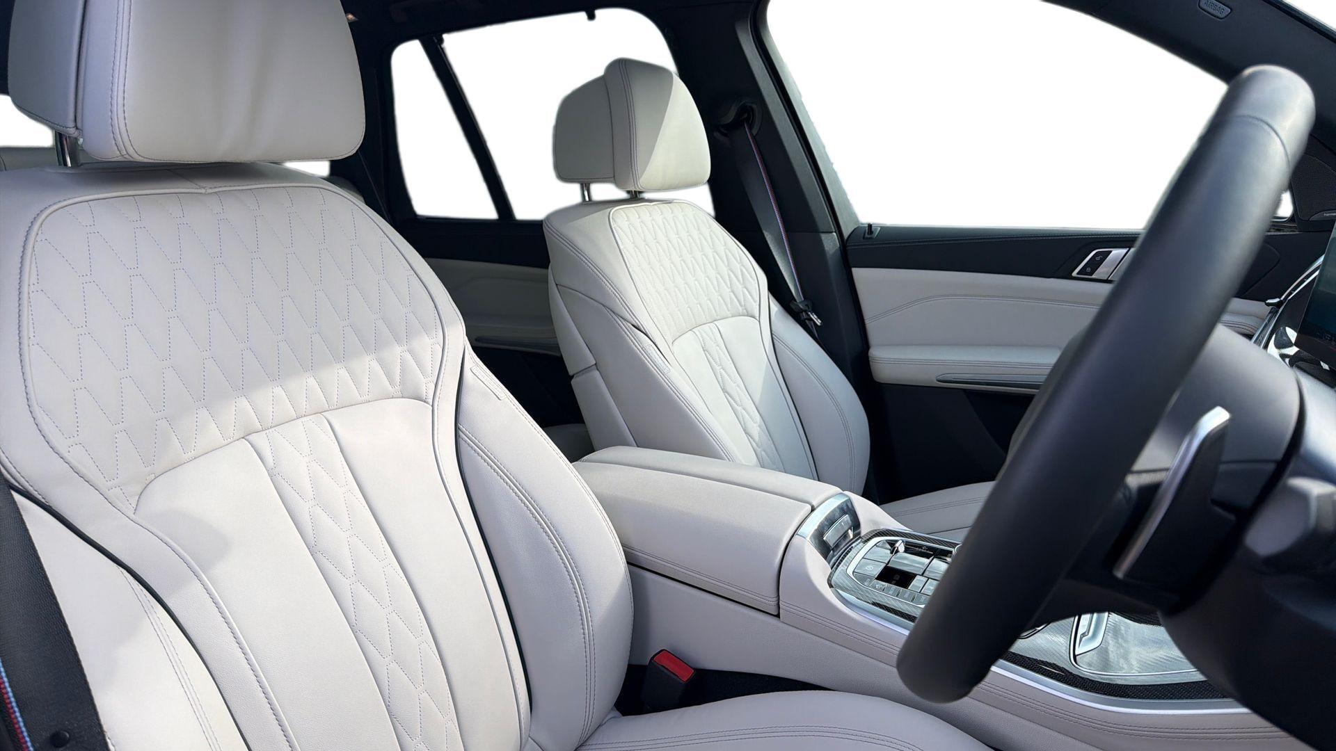 BMW X6 view 11