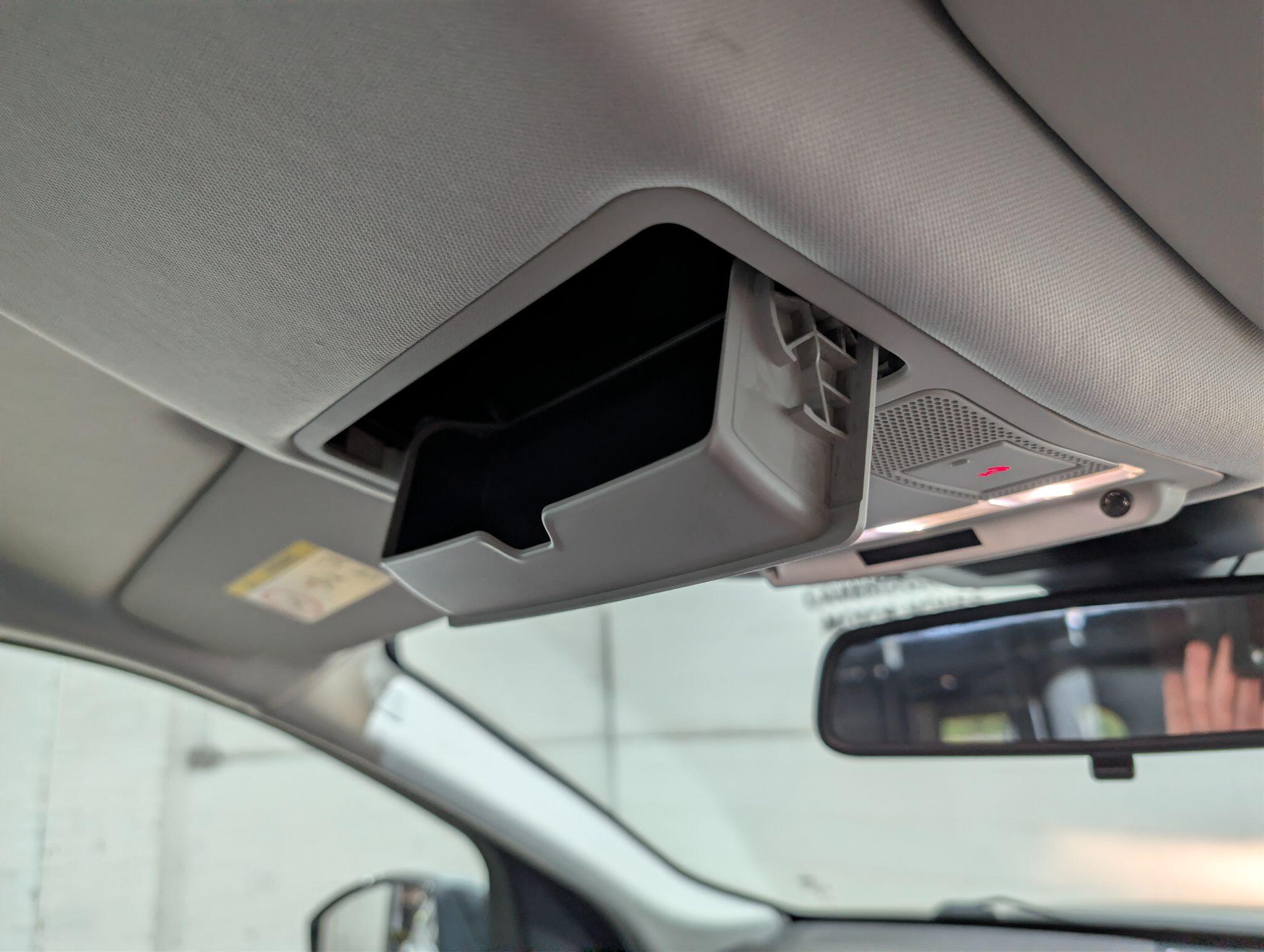 Land Rover Discovery Sport view 13