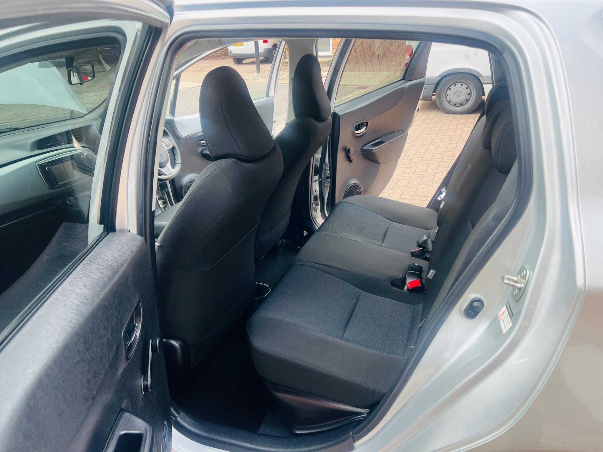 Toyota Yaris view 40