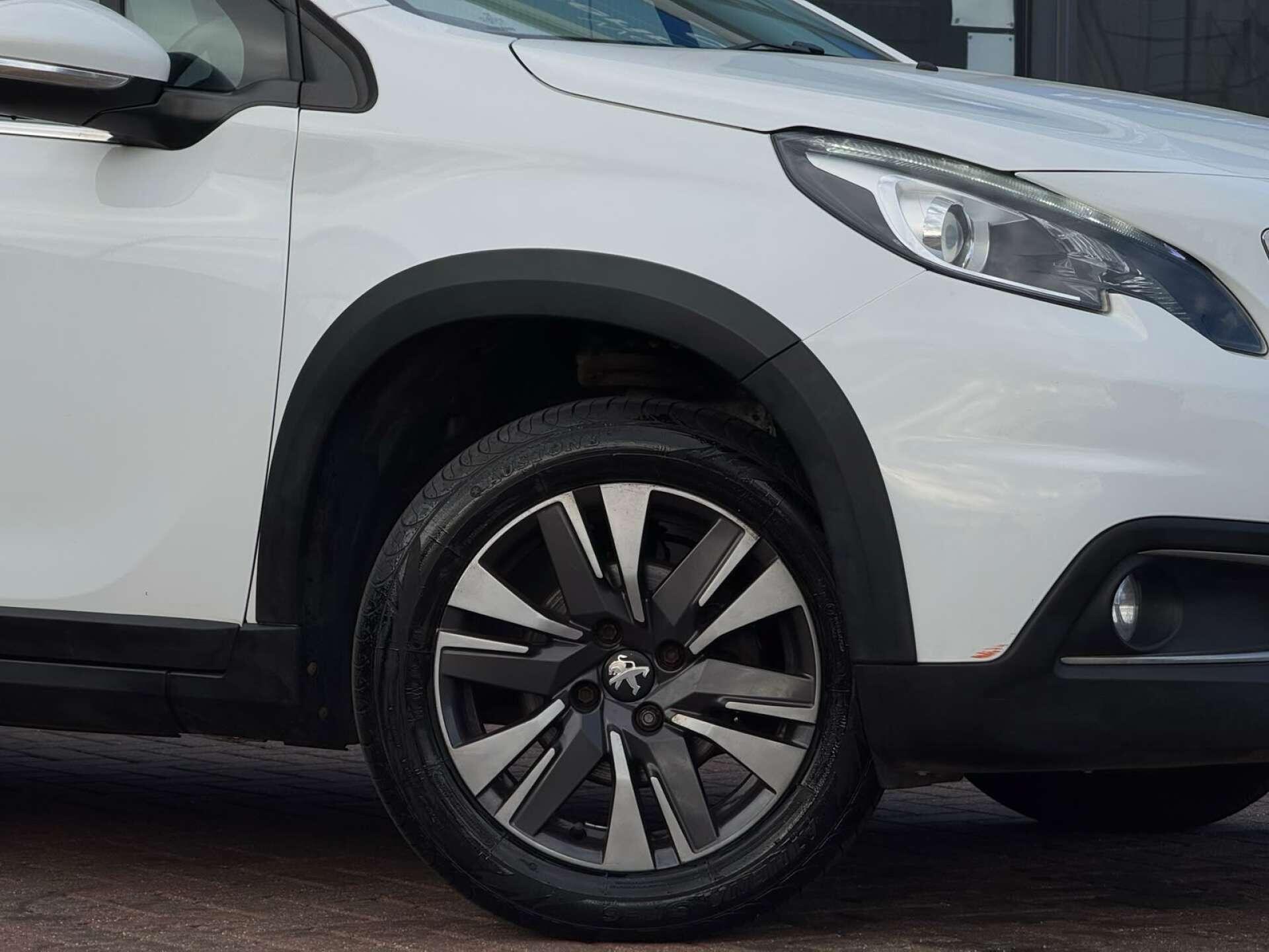 Peugeot 2008 view 14