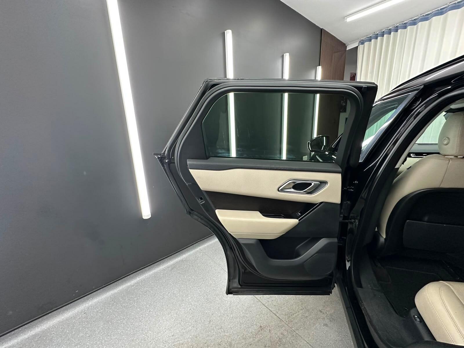 Land Rover Range Rover Velar view 17