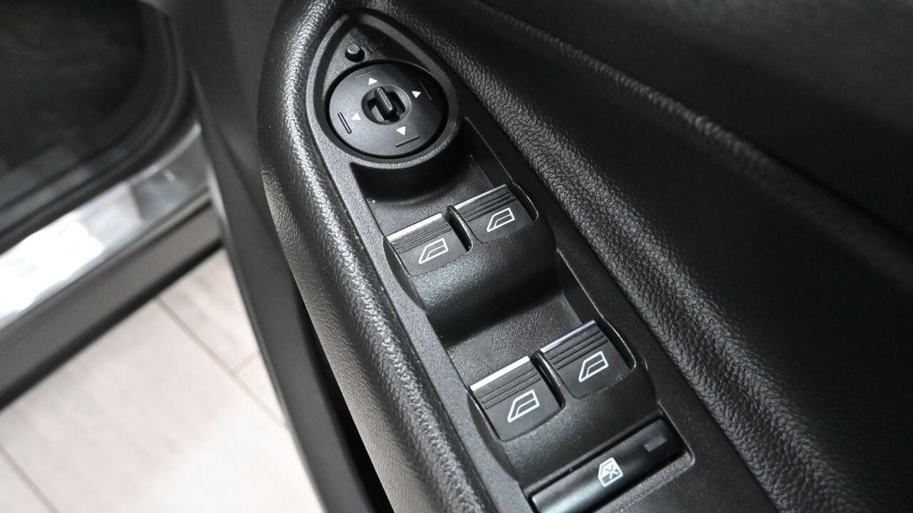 Ford Kuga view 35