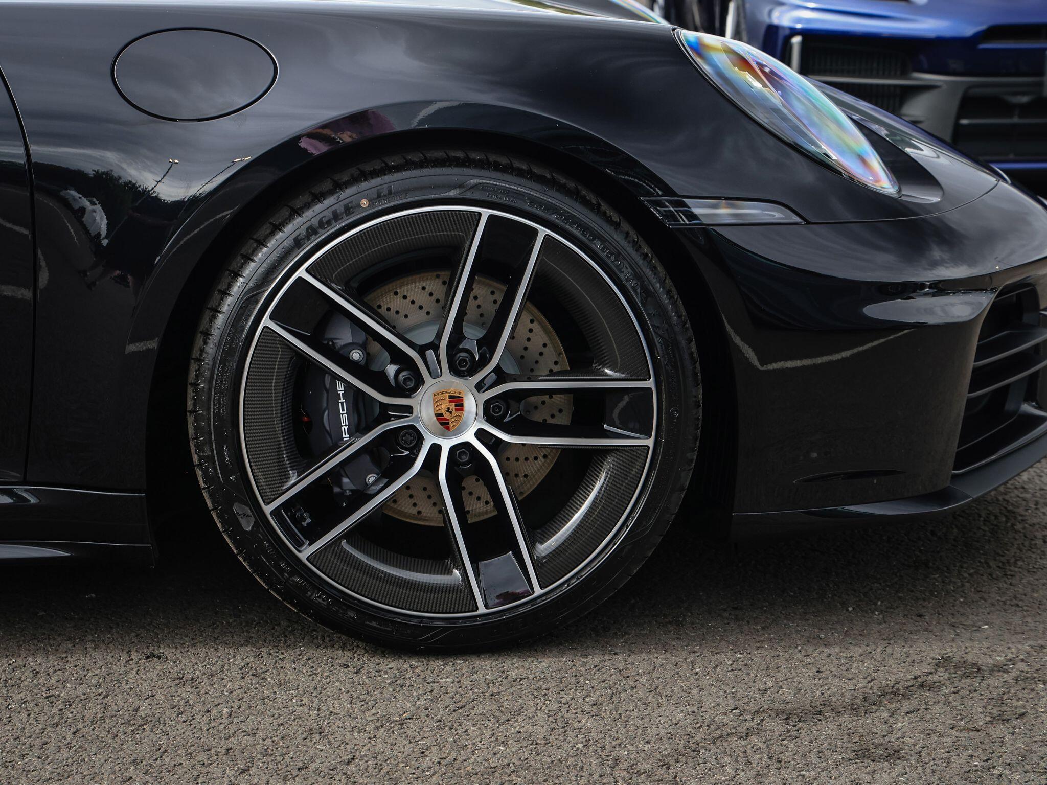 Porsche 911 view 21