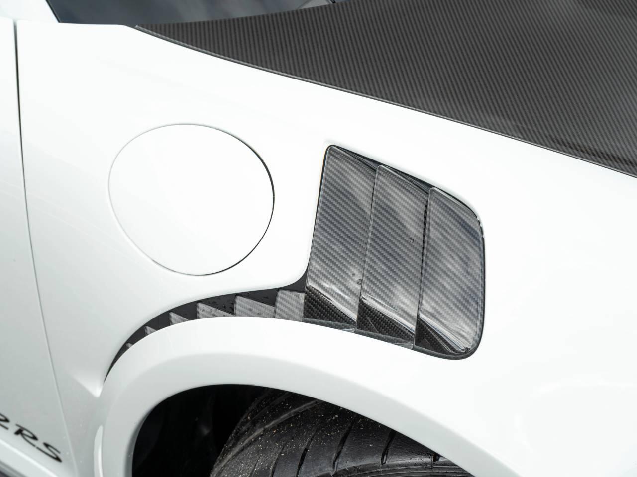 Porsche 911 view 10