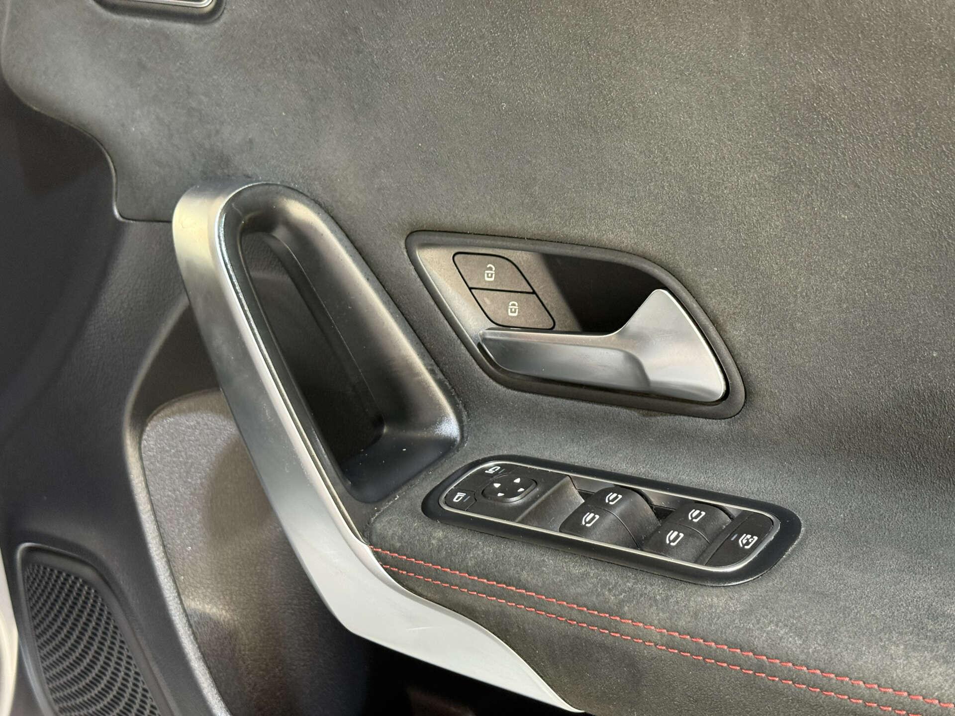 Mercedes-Benz A Class view 24